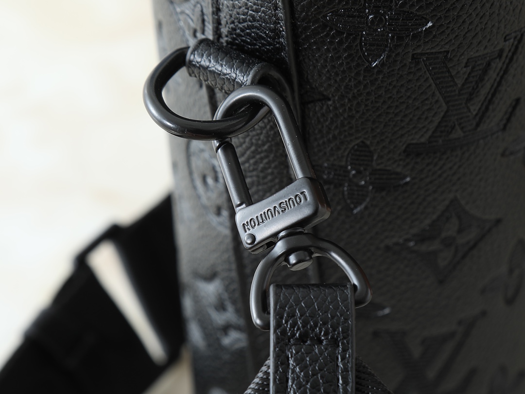 LOUIS VUITTON ルイヴィトン M82248 Noé ショルダーバッグ