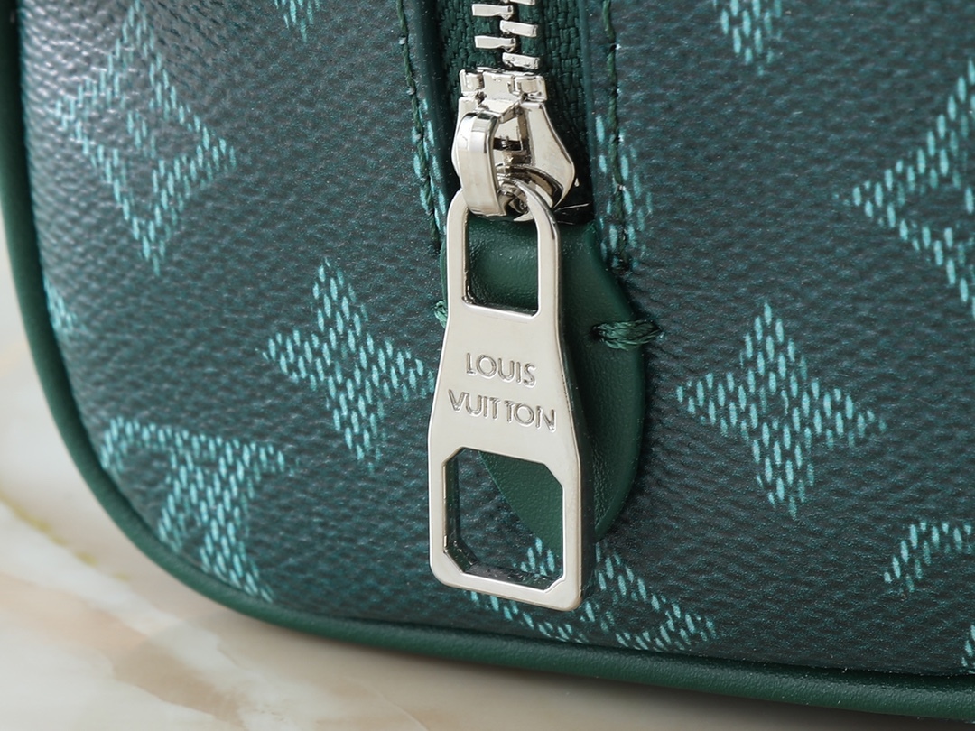 LOUIS VUITTON ルイヴィトン Locker Dopp Kit ハンドバッグ N00151 M12688