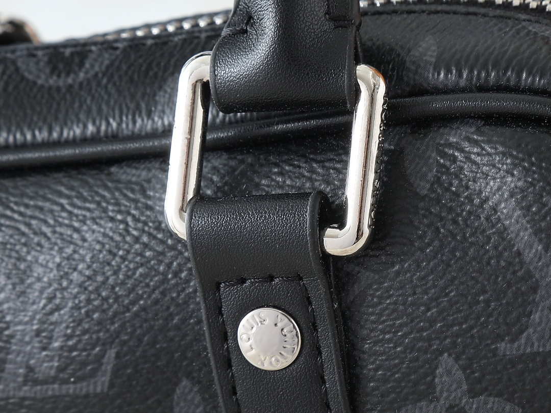 LOUIS VUITTON ルイヴィトン Nano Porte Documents Voyage M82770