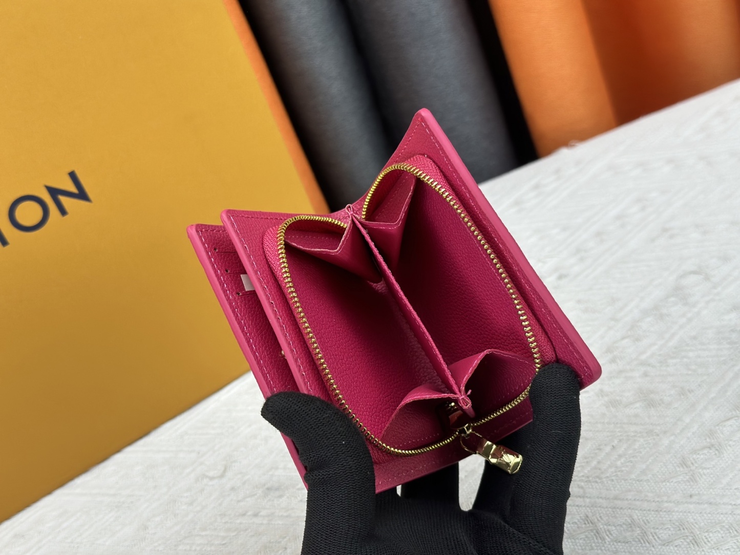 LOUIS VUITTON（ルイヴィトン）Cléa 財布 M13619