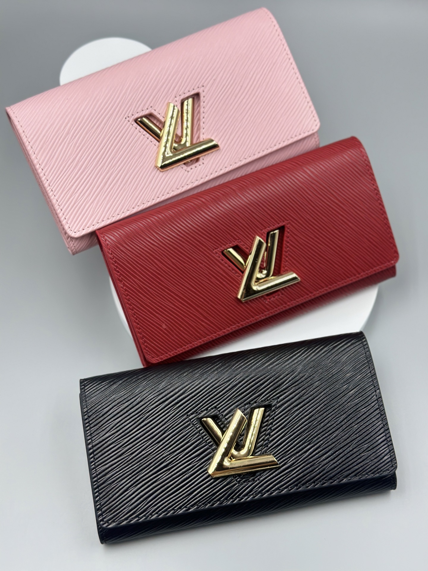 LOUIS VUITTON ルイヴィトン LV Twist 財布 ゴールド金具 M61179