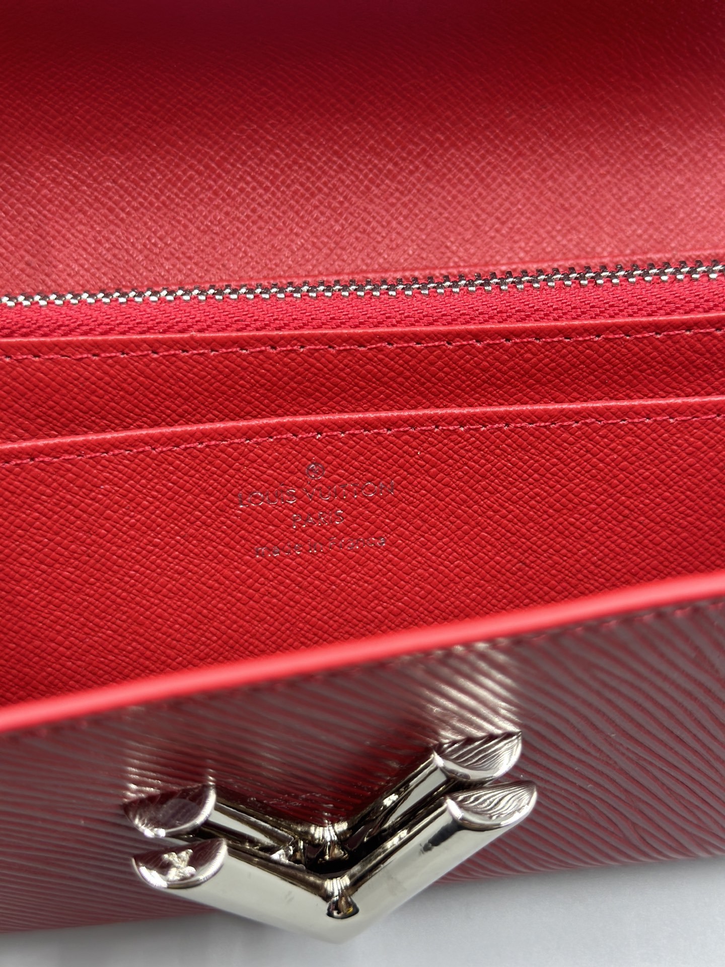 LOUIS VUITTON ルイヴィトン LV Twist 財布 シルバー金具 M61179