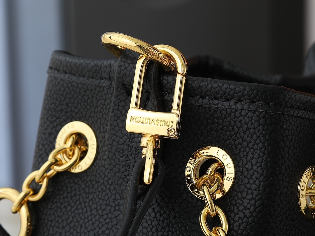 LOUIS VUITTON ルイヴィトン Summer Bundle ショルダーバッグ