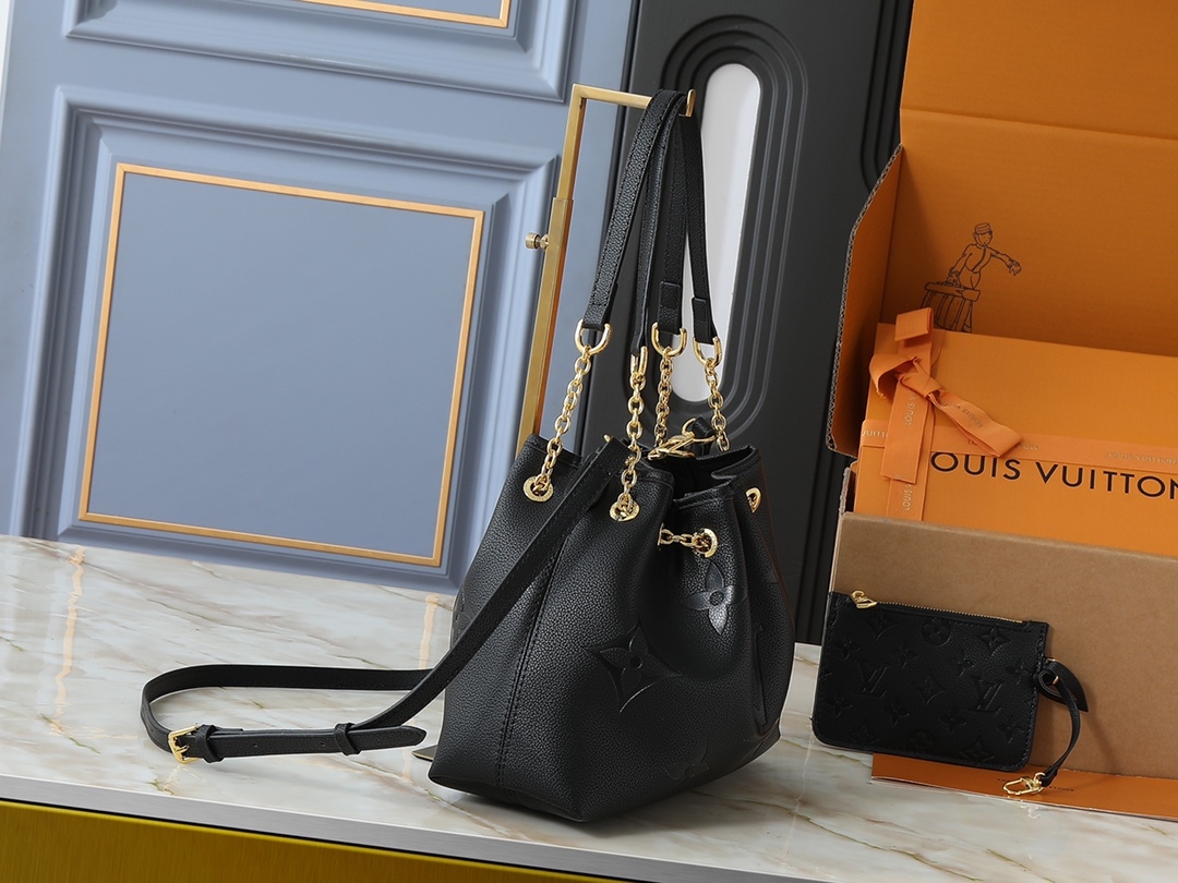 LOUIS VUITTON ルイヴィトン Summer Bundle ショルダーバッグ