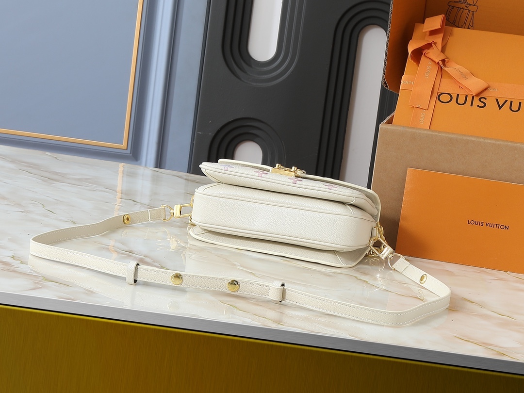 LOUIS VUITTON ルイヴィトン POCHETTE MÉTIS EAST WEST M25682