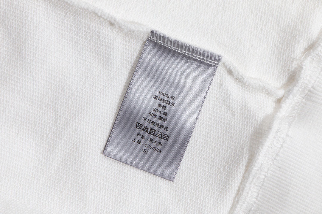 【DIOR】（ディオール ）パーカー 即日出荷 ご好評に付き再入荷！