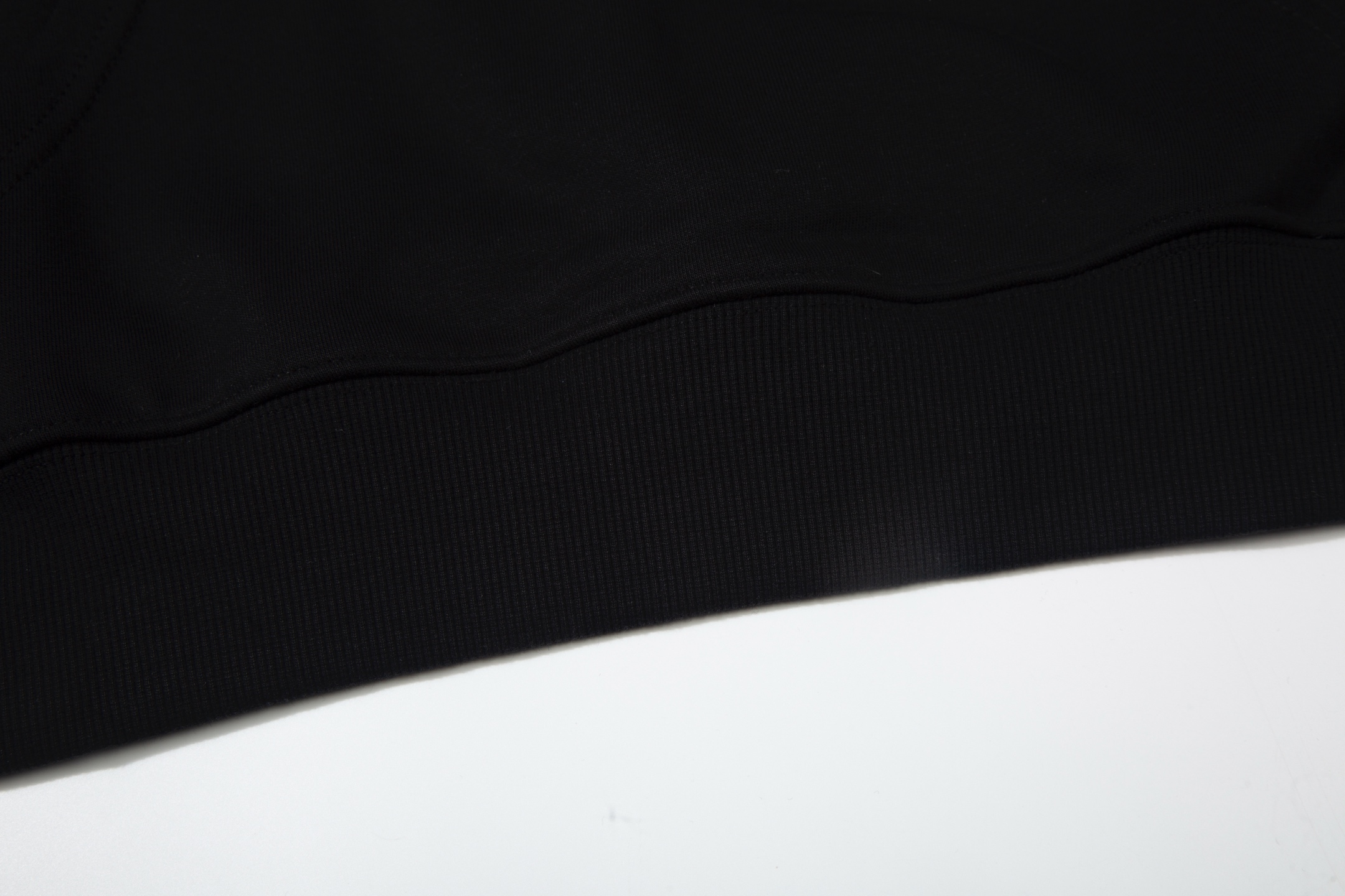 【GIVENCHY】刺繍パーカー