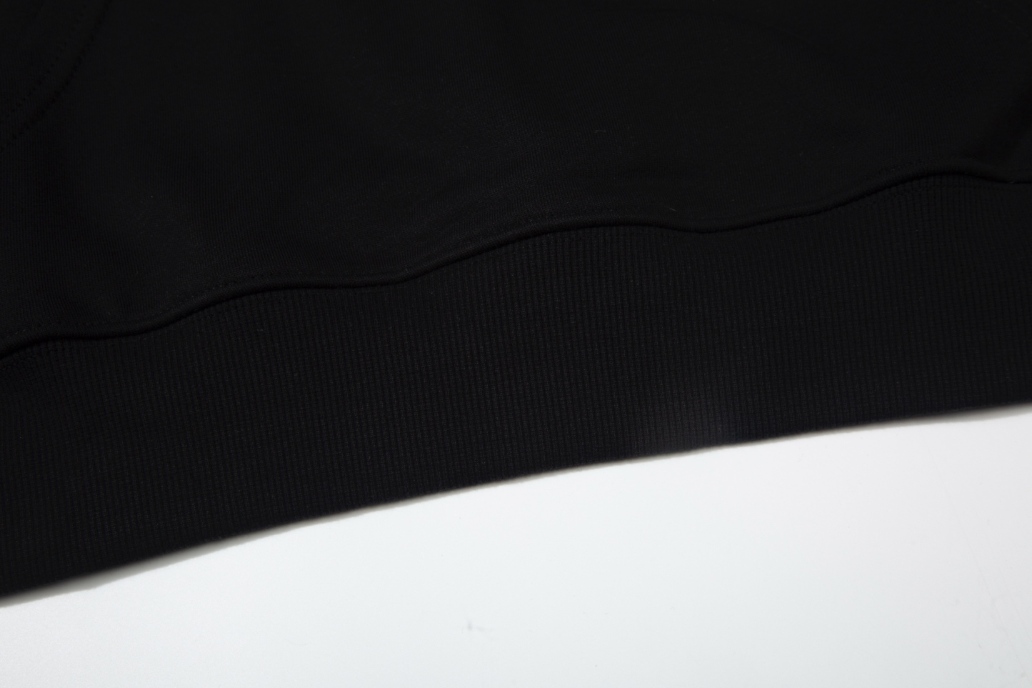 【GIVENCHY】刺繍パーカー