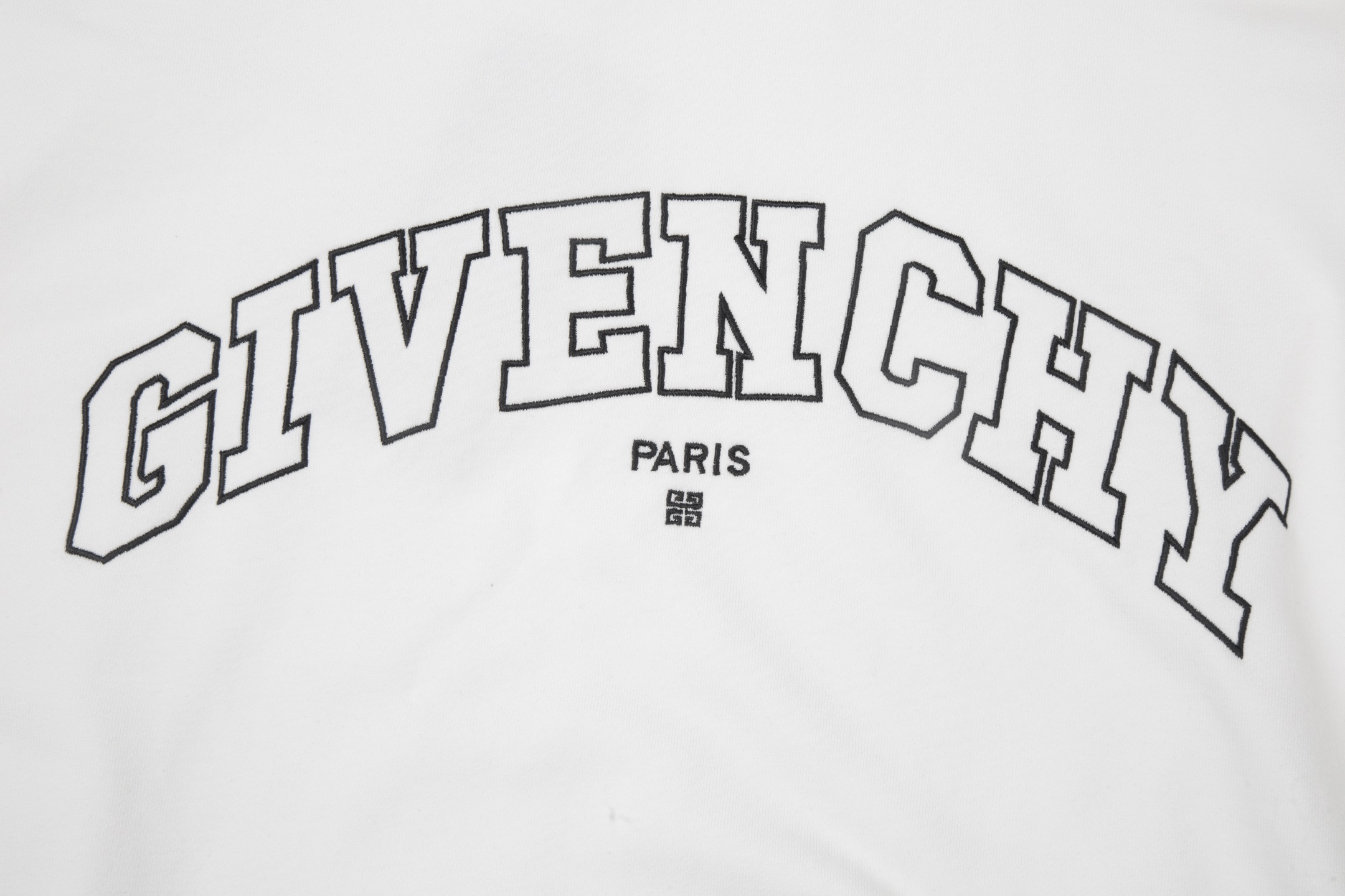【GIVENCHY】刺繍パーカー