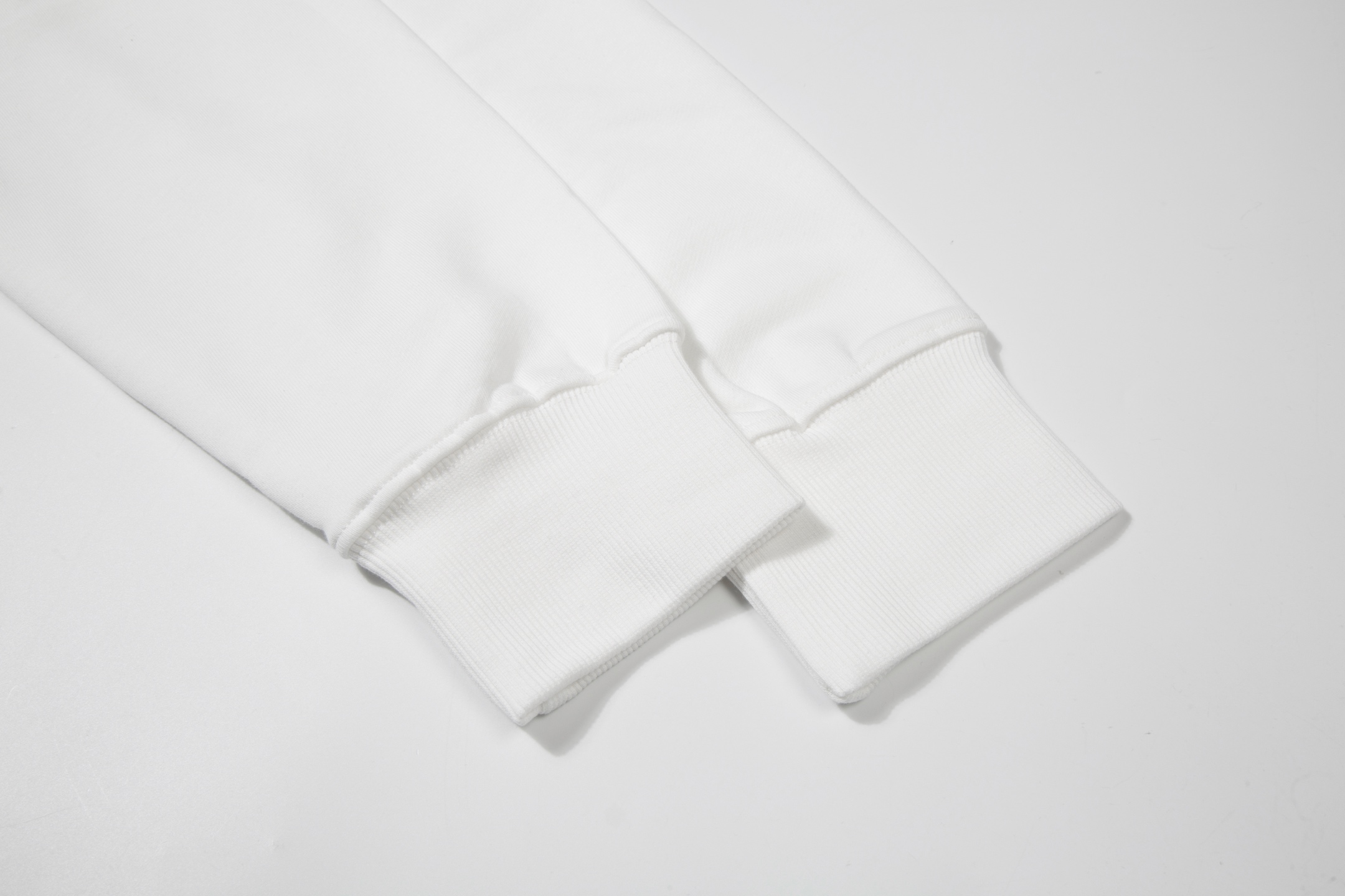 【GIVENCHY】刺繍パーカー