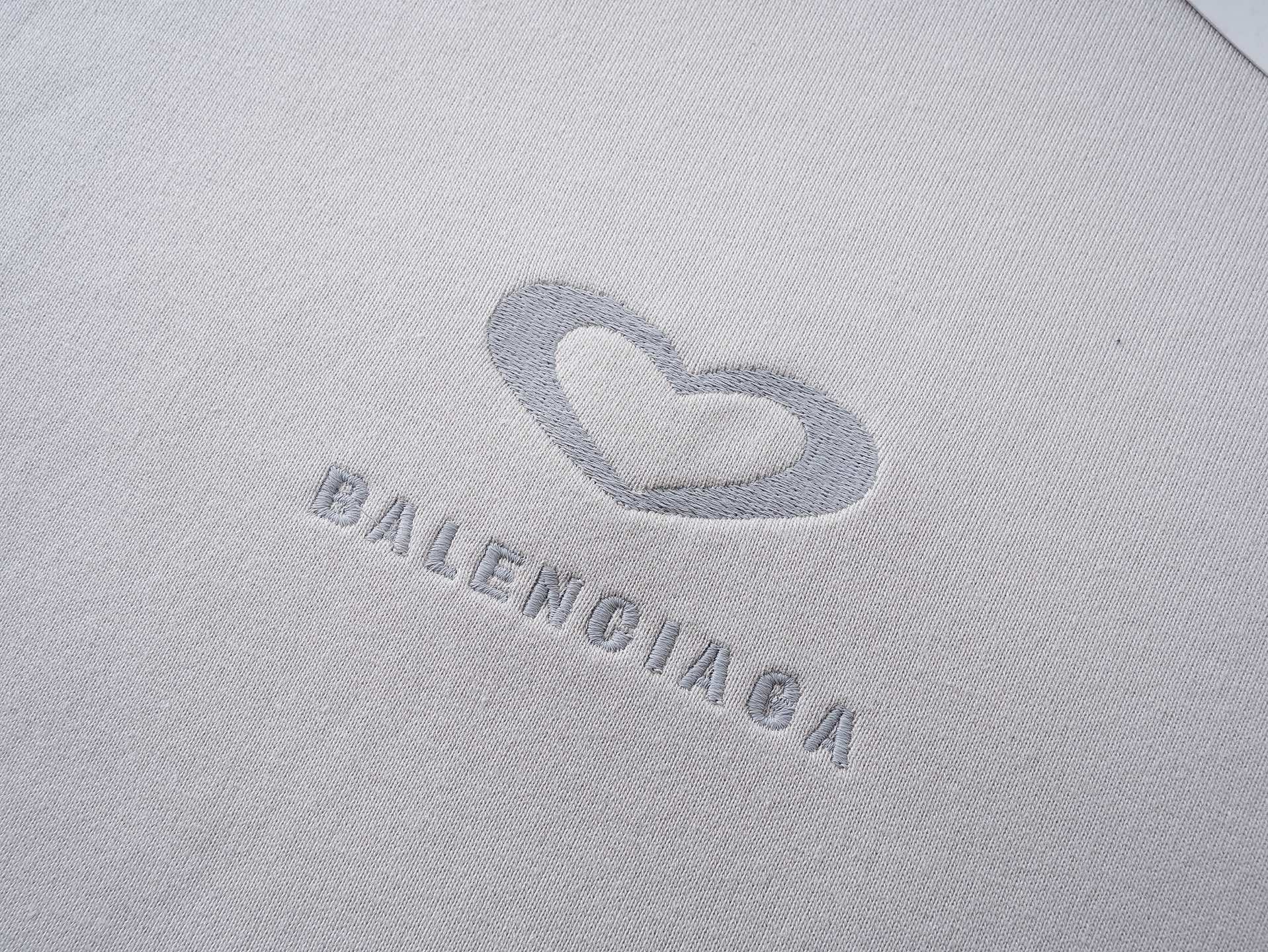【BALENCIAGA】パーカー