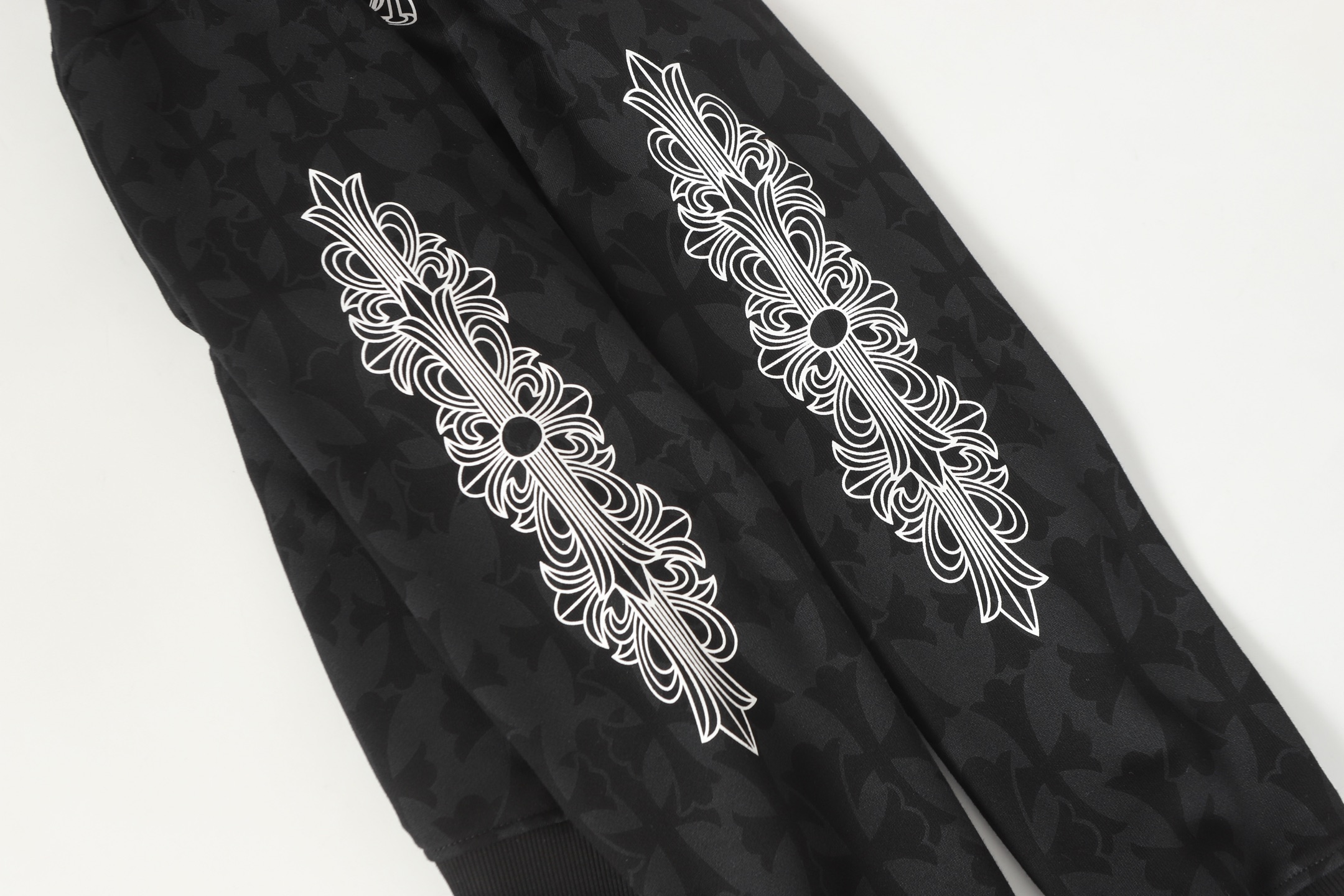 【CHROME HEARTS】パーカー