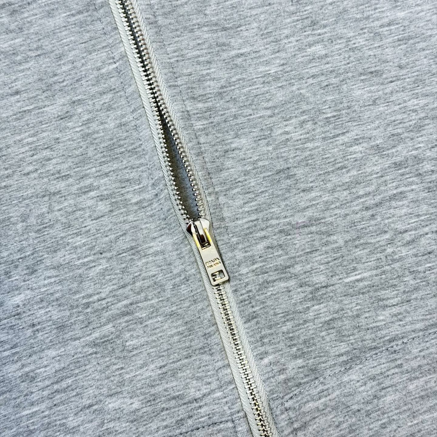 【PRADA旗艦店】プラダ ジャケット ご好評に付き再入荷！