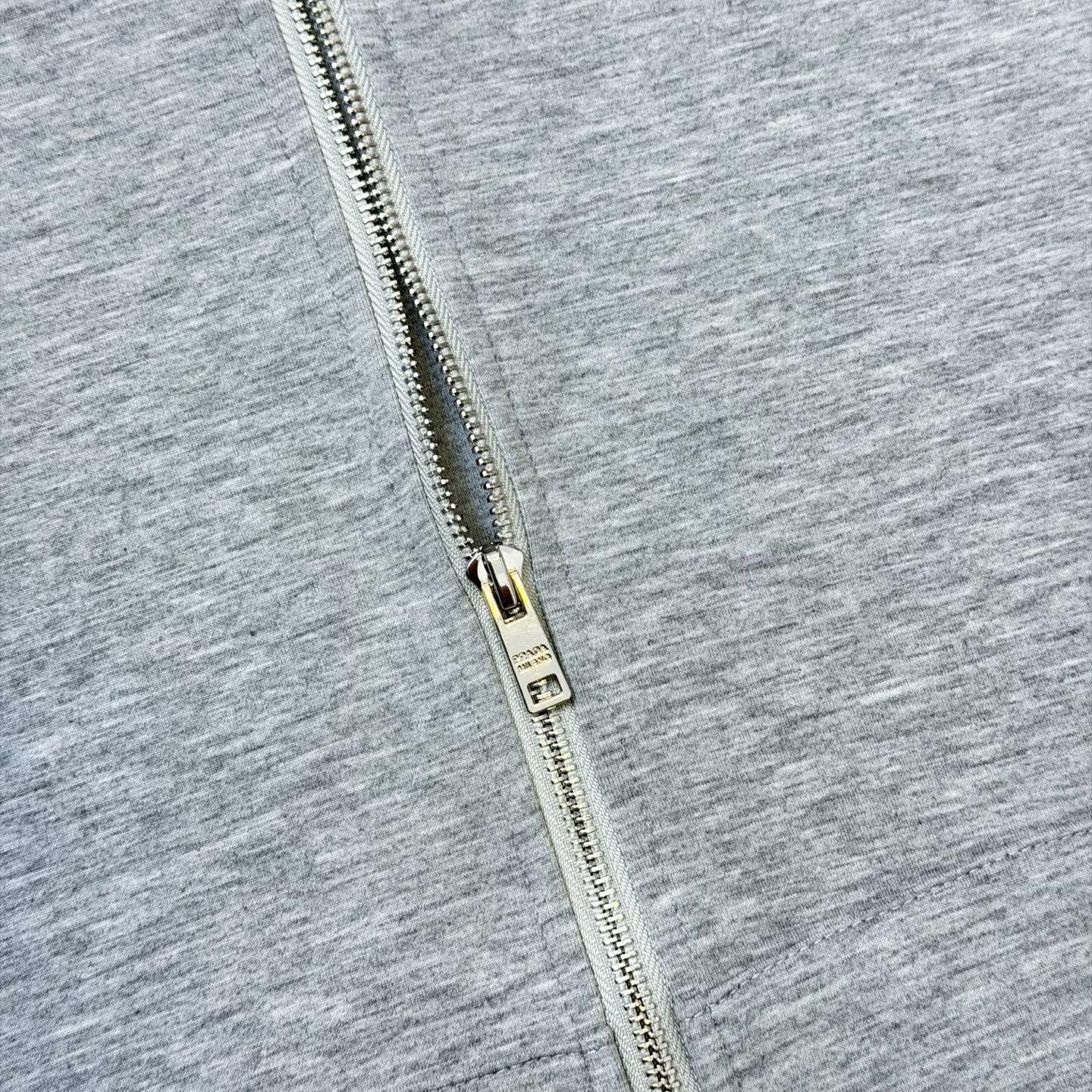 【PRADA旗艦店】プラダ ジャケット ご好評に付き再入荷！