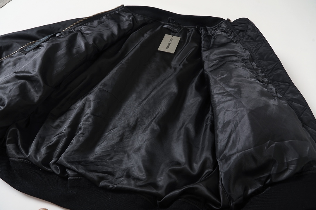 【BALENCIAGA旗艦店】バレンシアガ 秋冬 ジャケット 、ご好評に付き再入荷！