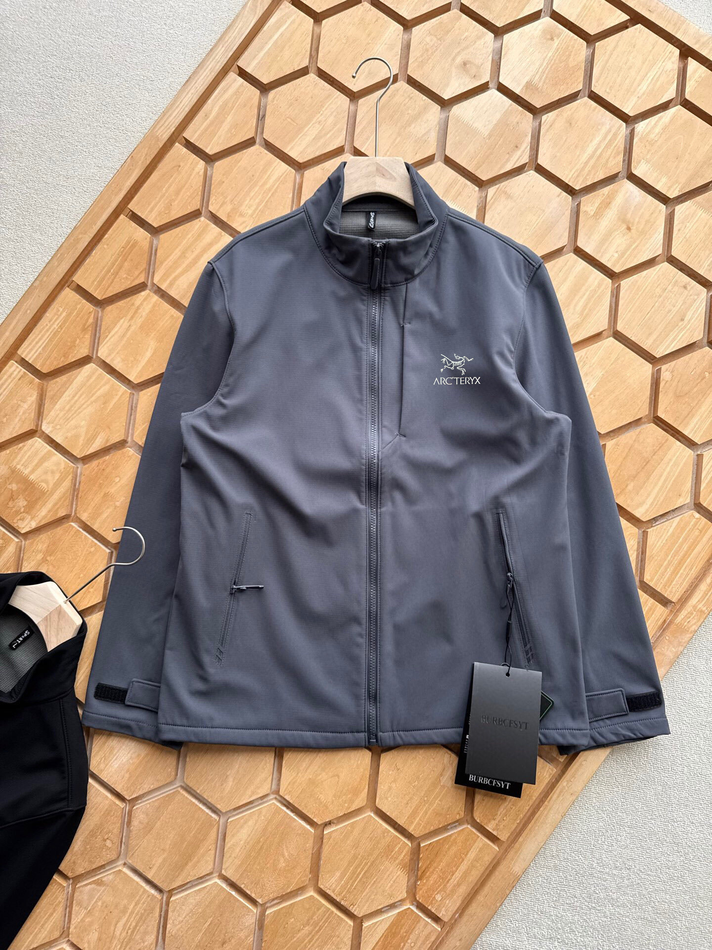 【ARC'TERYX旗艦店】アウトドアジャケット ご好評に付き再入荷！