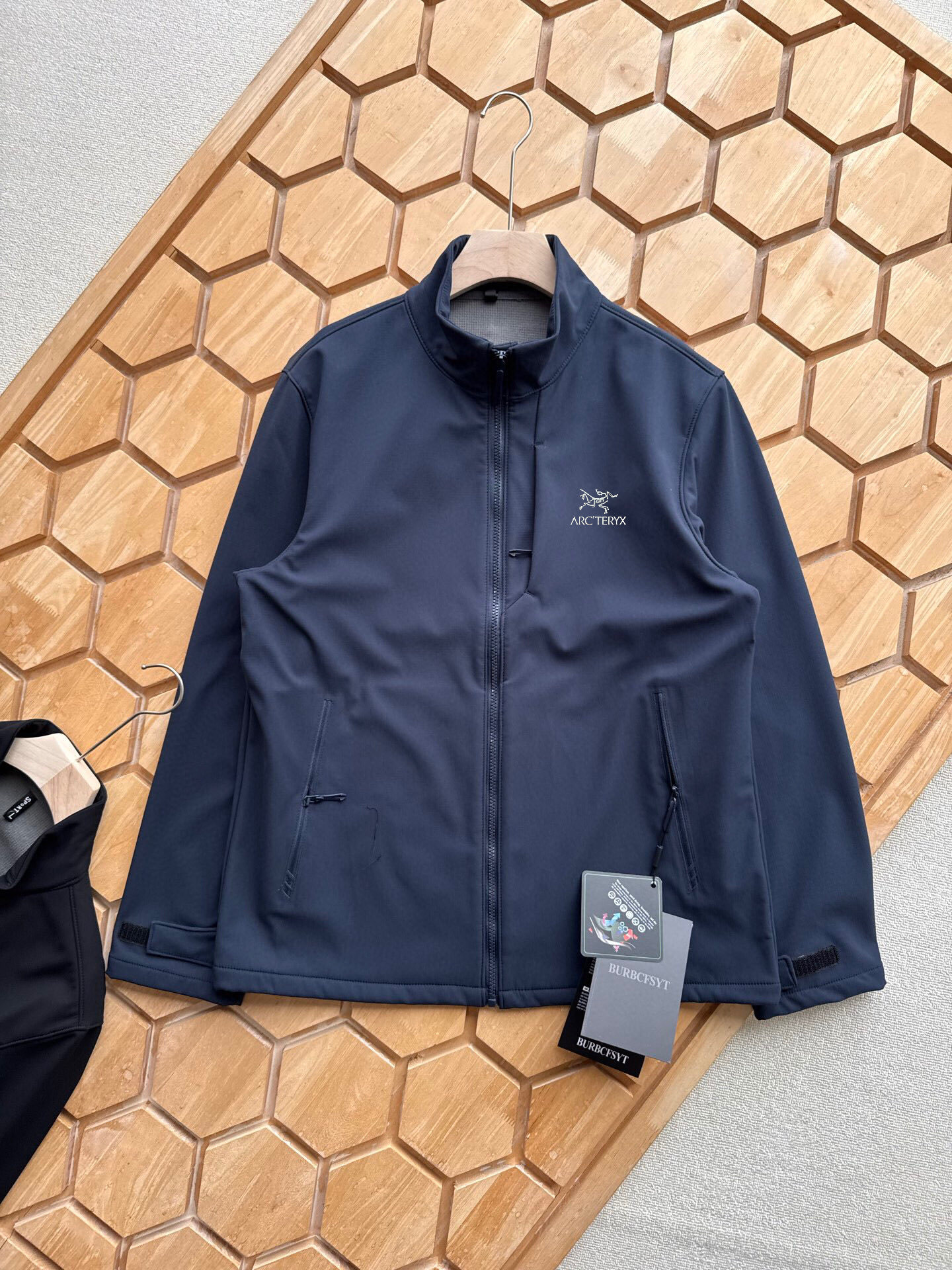 【ARC'TERYX旗艦店】アウトドアジャケット ご好評に付き再入荷！