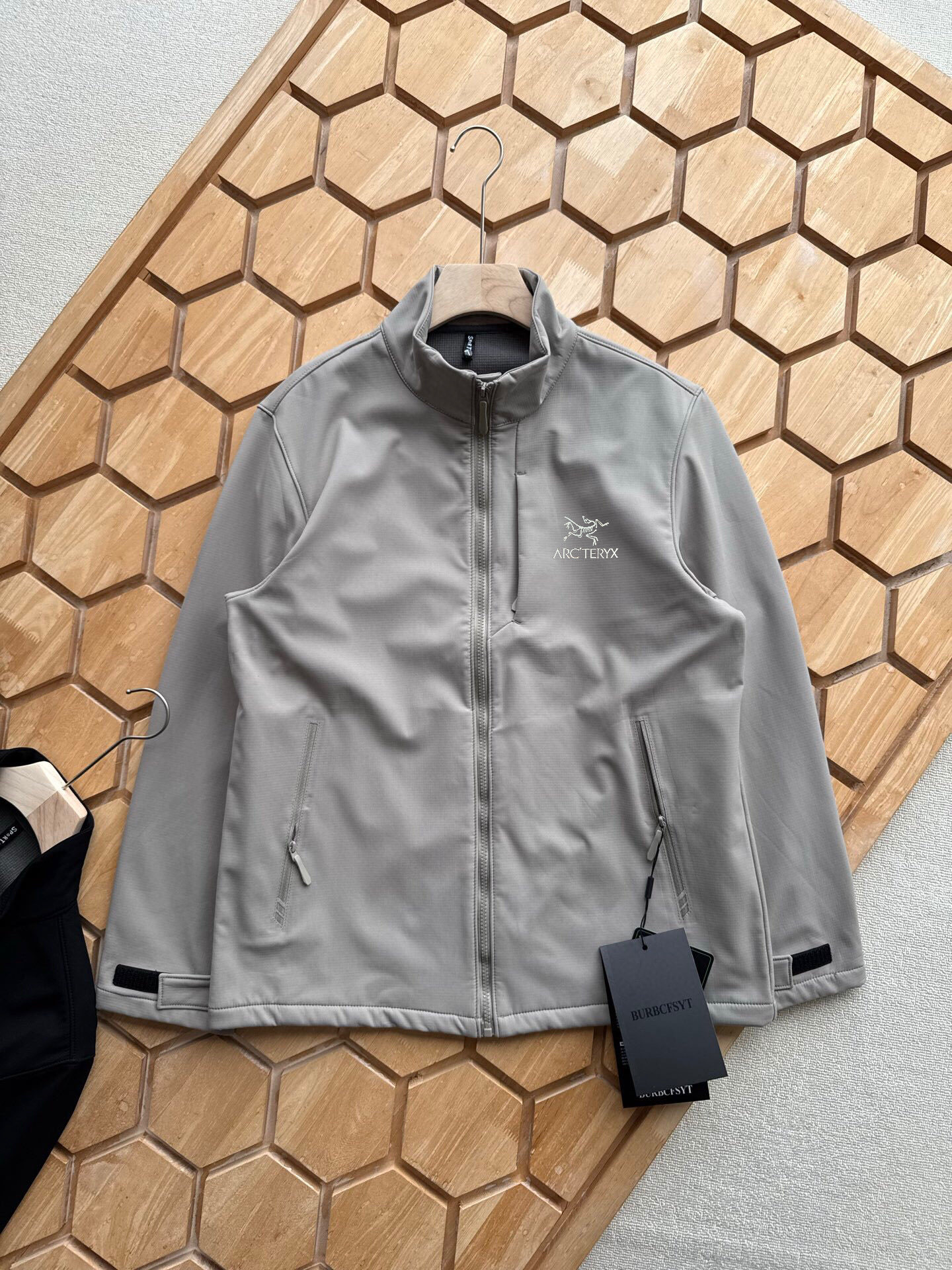 【ARC'TERYX旗艦店】アウトドアジャケット ご好評に付き再入荷！