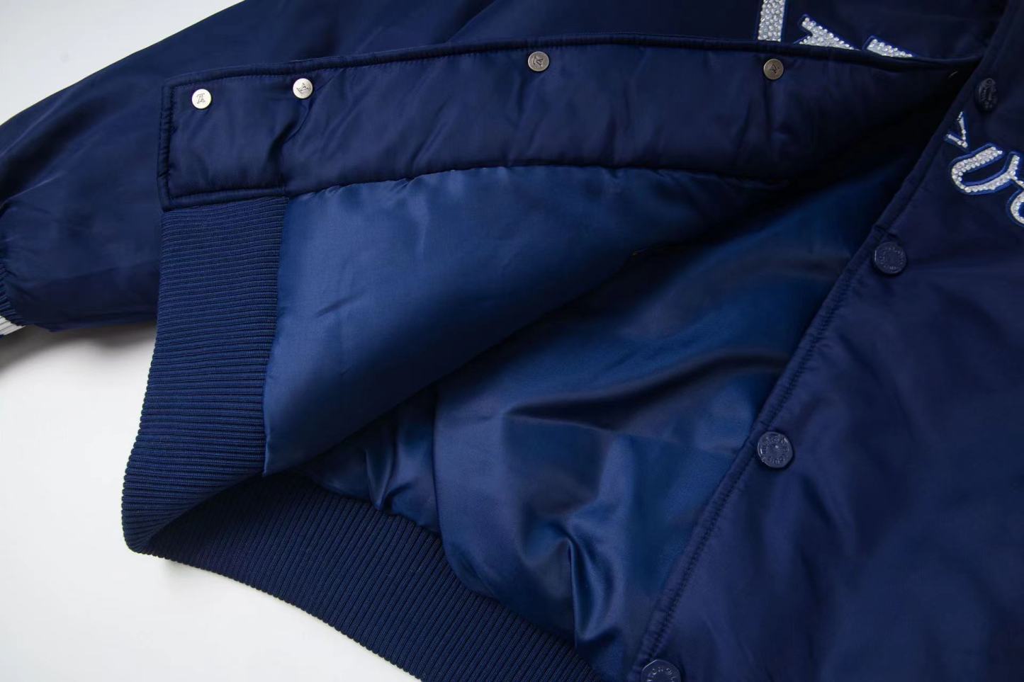 【Louis Vuitton旗艦店】ルイヴィトン 綿入りジャケット ご好評に付き再入荷！