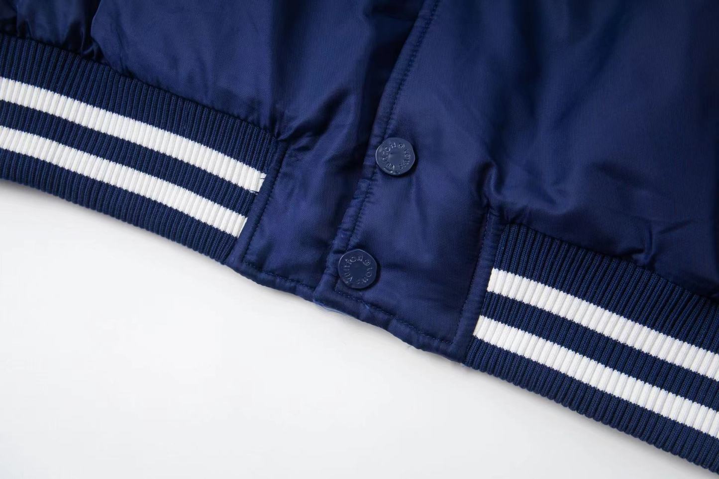 【Louis Vuitton旗艦店】ルイヴィトン 綿入りジャケット ご好評に付き再入荷！