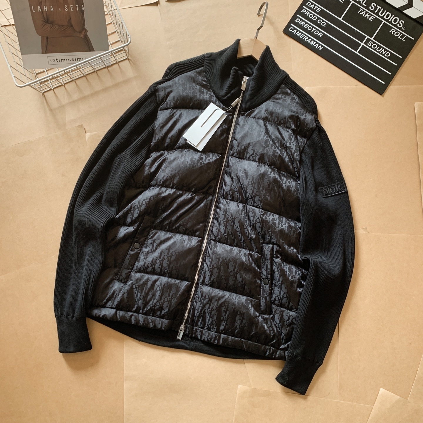 【DIOR旗艦店】（ディオール）ニットダウンジャケット ご好評に付き再入荷！