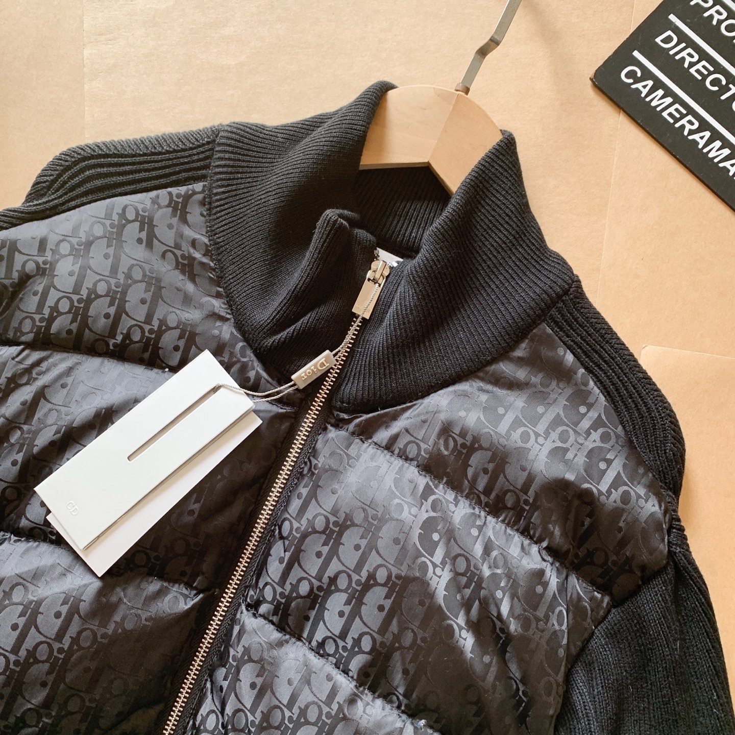 【DIOR旗艦店】（ディオール）ニットダウンジャケット ご好評に付き再入荷！