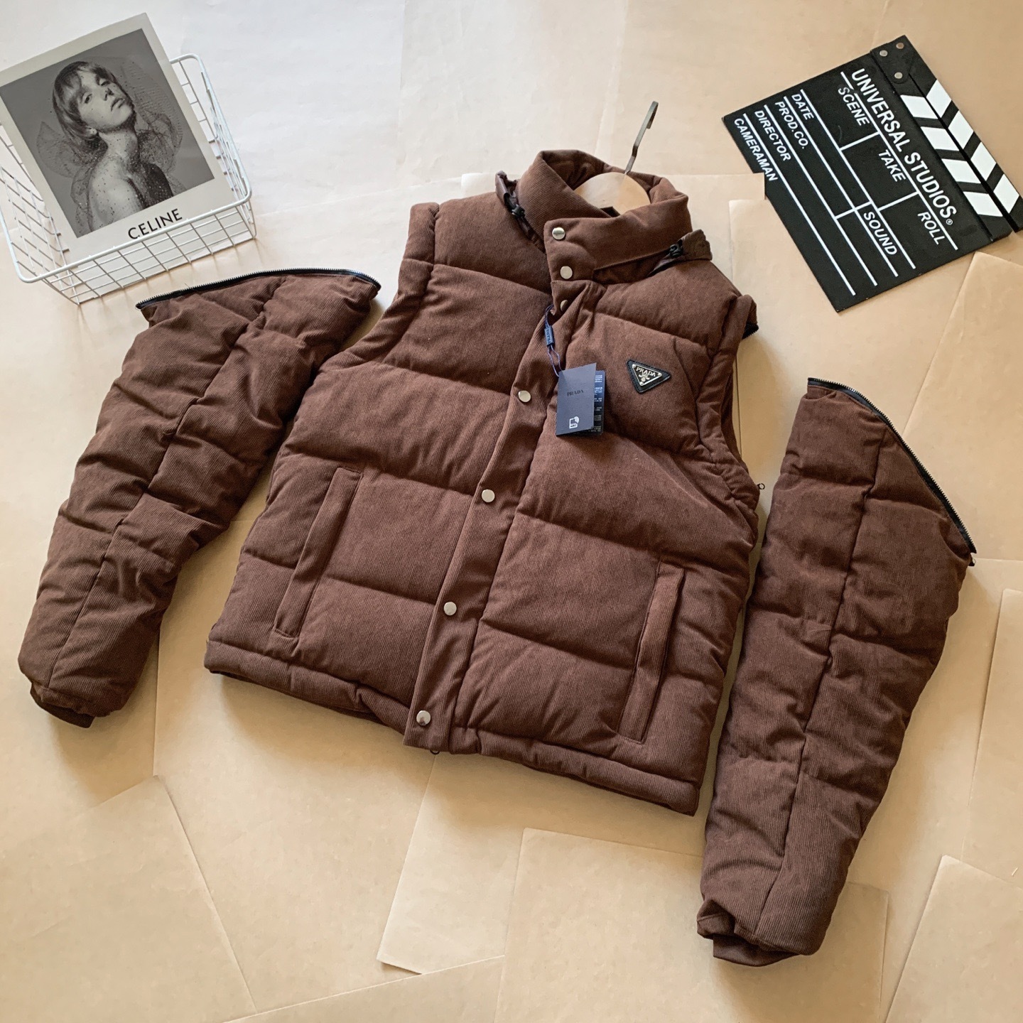 【PRADA旗艦店】（プラダ）着脱式ダウンジャケット、ご好評に付き再入荷！