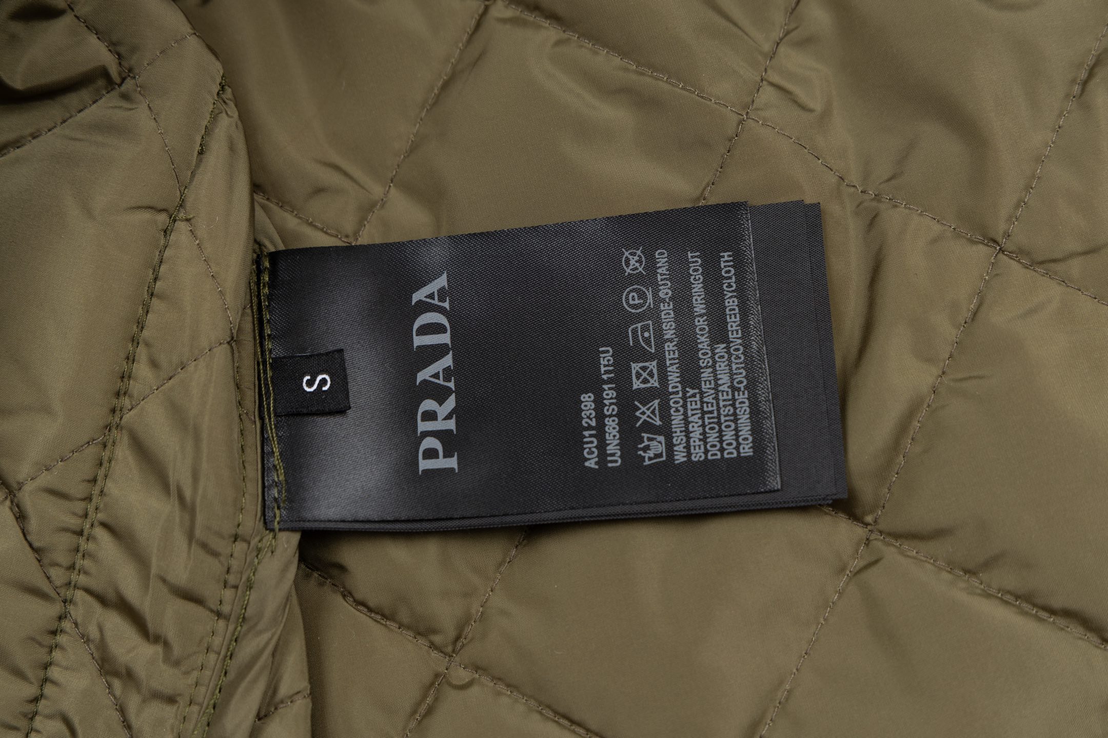 【PRADA旗艦店】プラダ ジャケット ご好評に付き再入荷！