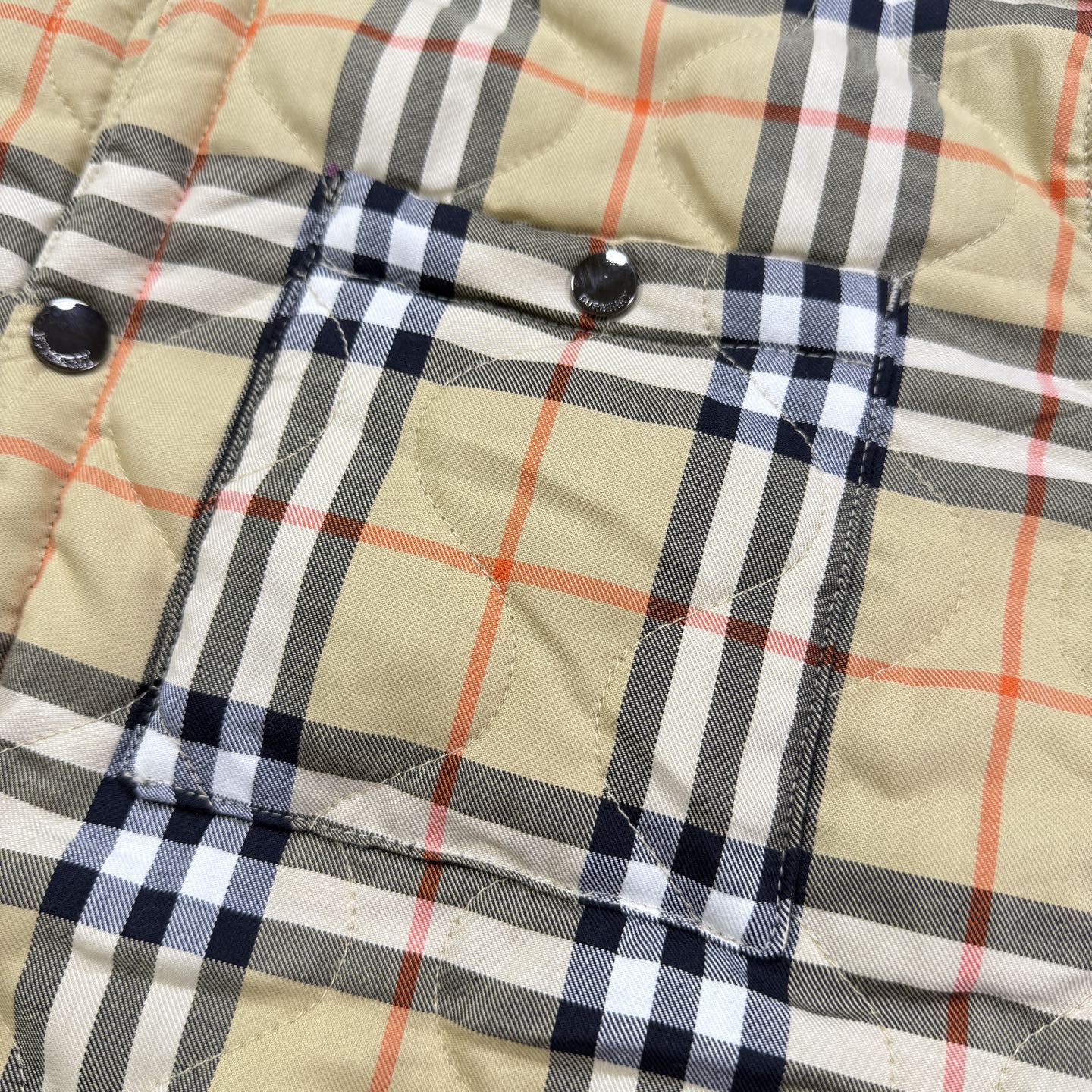 【BURBERRY旗艦店】バーバリー リバーシブル ジャケット 、ご好評に付き再入荷！