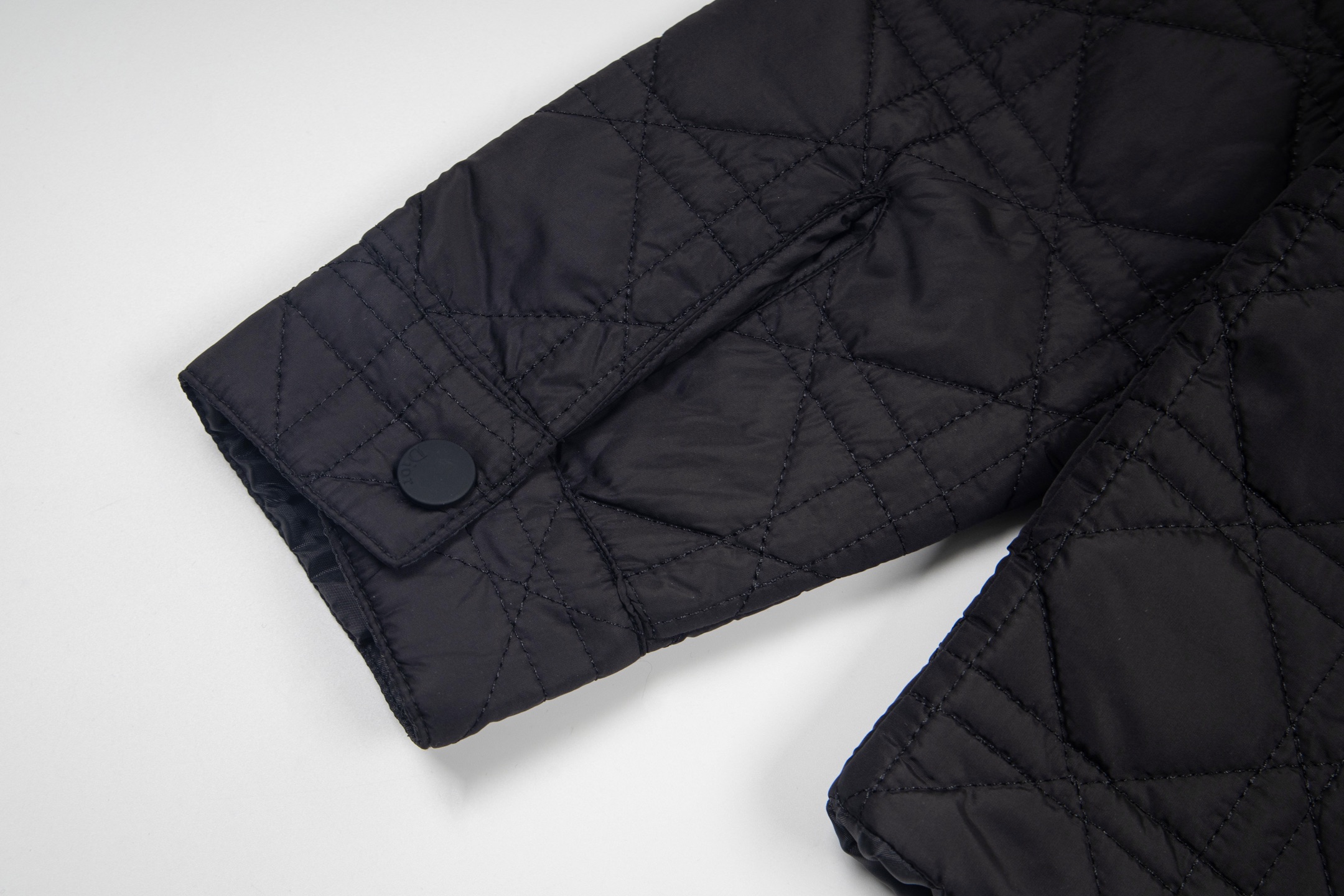 【DIOR公式旗艦店】ディオール ジャケット 綿入り ご好評に付き再入荷！