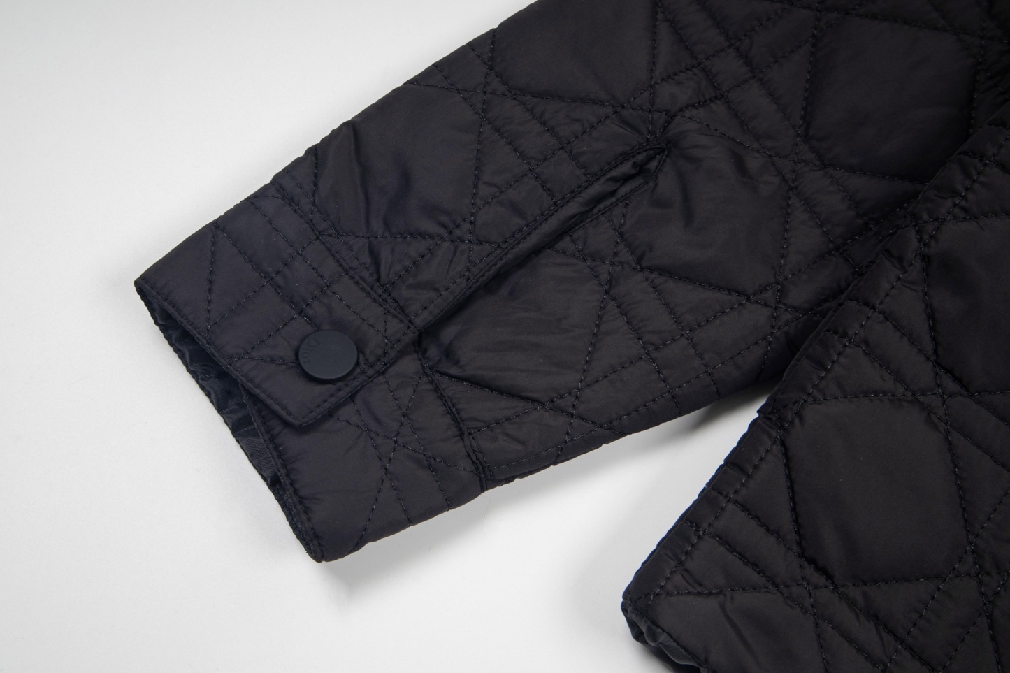 【DIOR公式旗艦店】ディオール ジャケット 綿入り ご好評に付き再入荷！