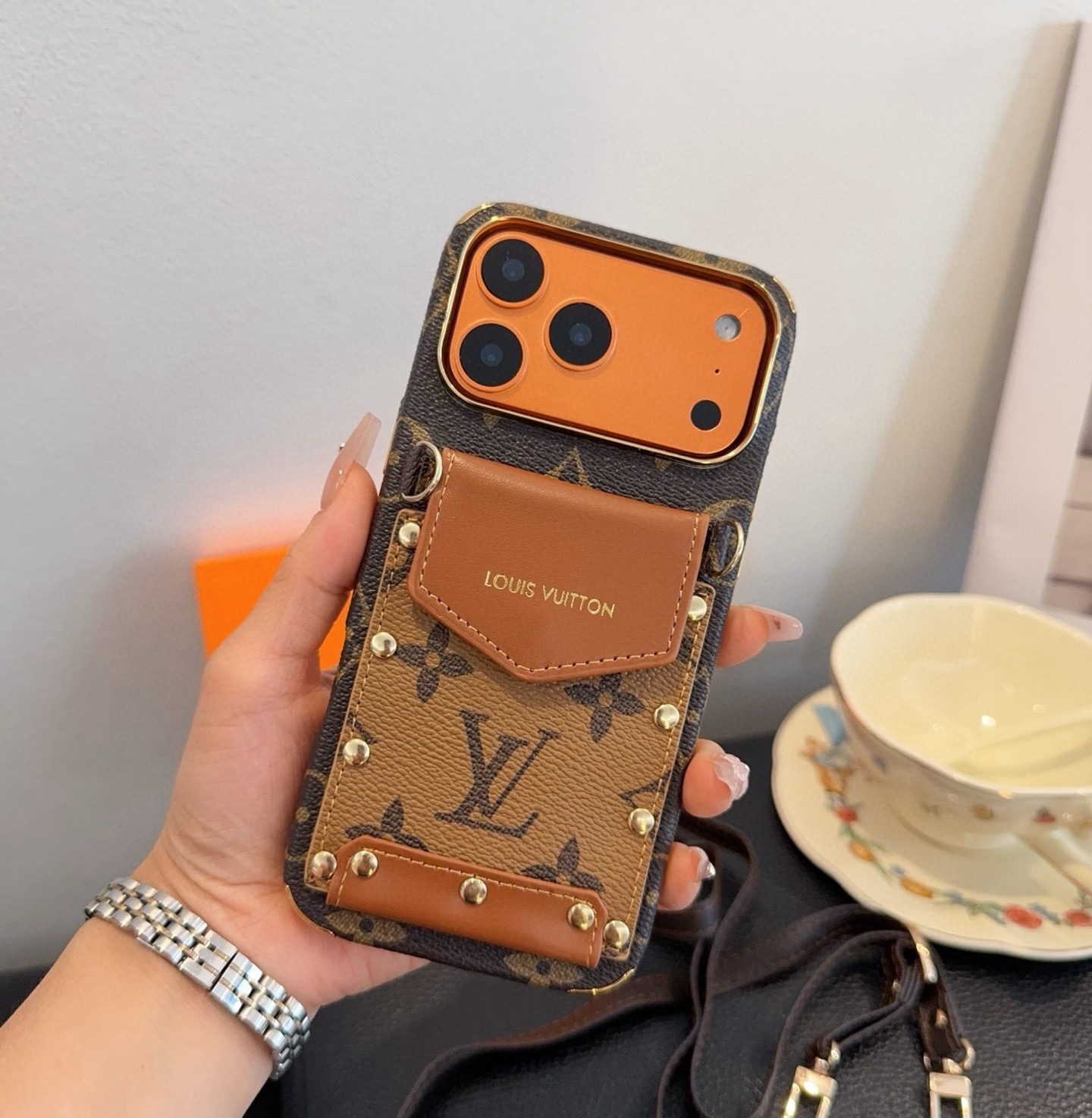 LOUIS VUITTON ルイヴィトン スマホケース iPhoneシリーズに適しています