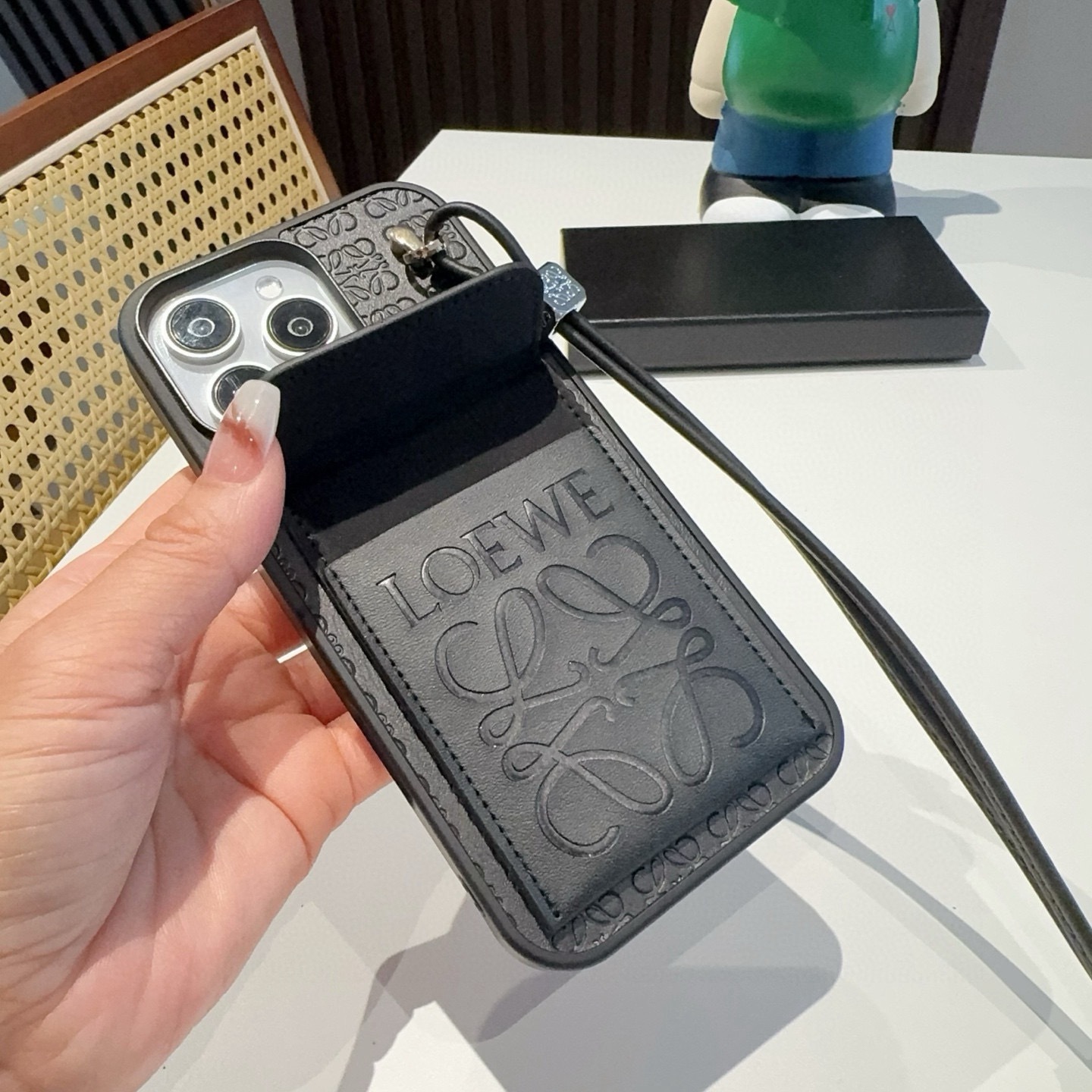 LOEWE ロエベ スマホケース iPhoneシリーズに適しています