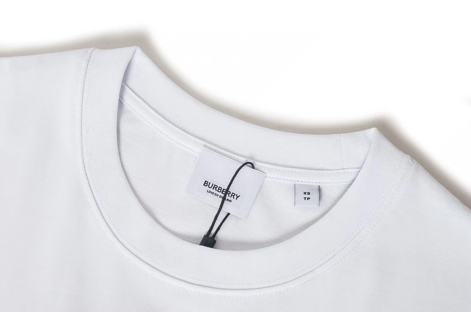 【BURBERRY旗艦店】バーバリー 半袖Tシャツ ご好評に付き再入荷！