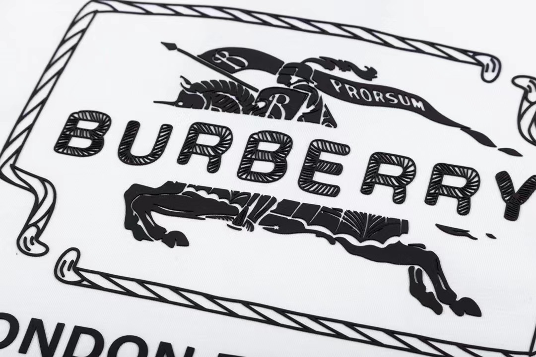 【BURBERRY旗艦店】バーバリー 半袖Tシャツ ご好評に付き再入荷！