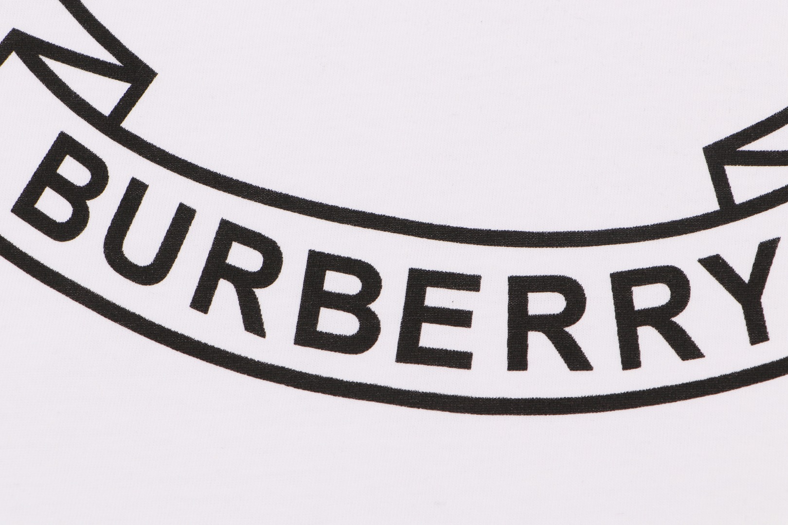 【BURBERRY旗艦店】バーバリー 半袖Tシャツ ご好評に付き再入荷！
