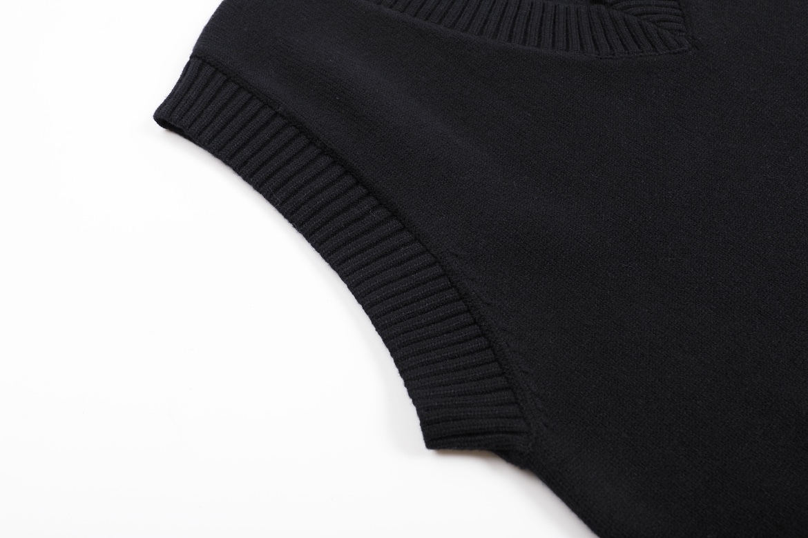 【AMI旗艦店】 ウールのベスト セーター 男女兼用 ご好評に付き再入荷！