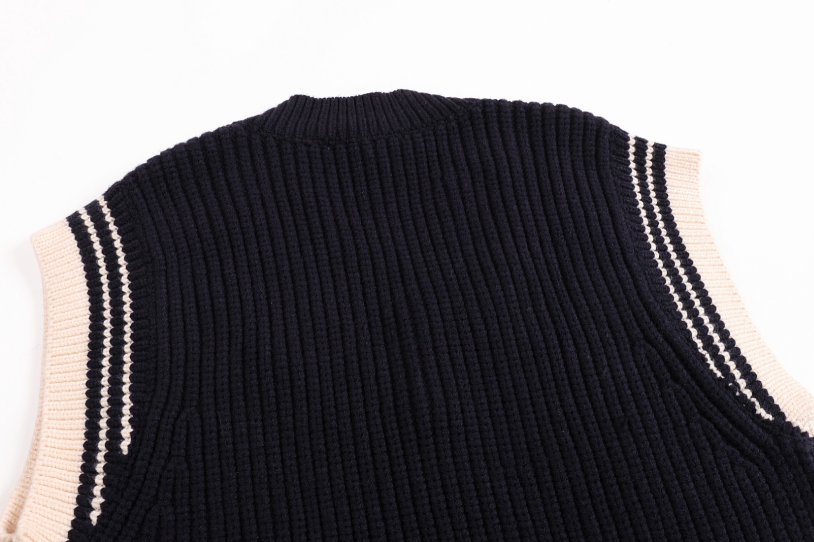 【AMI旗艦店】 ウールのベスト 男女兼用 ご好評に付き再入荷！