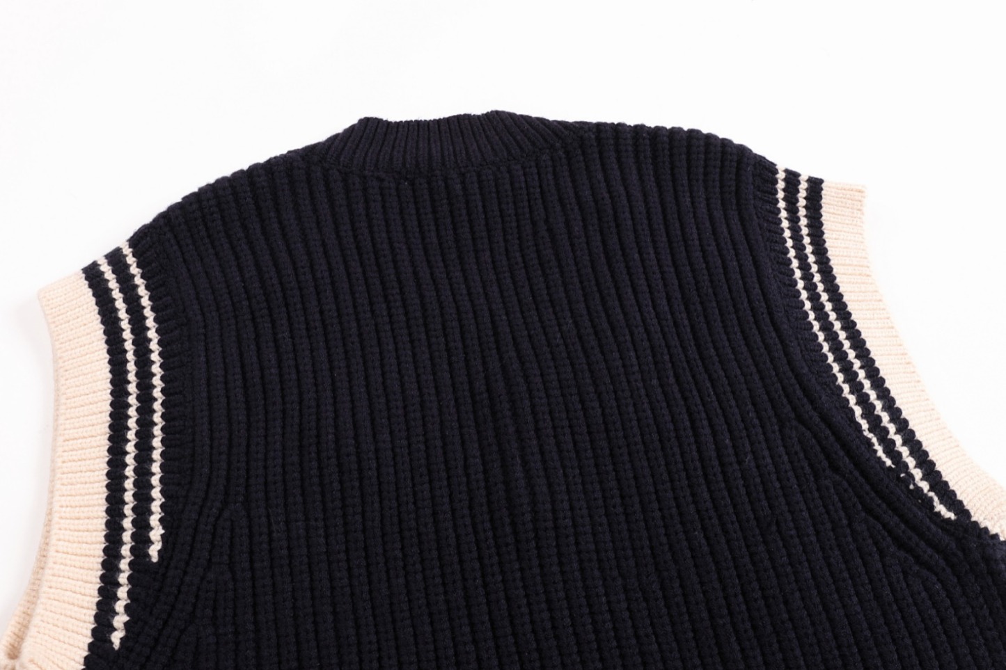 【AMI旗艦店】 ウールのベスト 男女兼用 ご好評に付き再入荷！