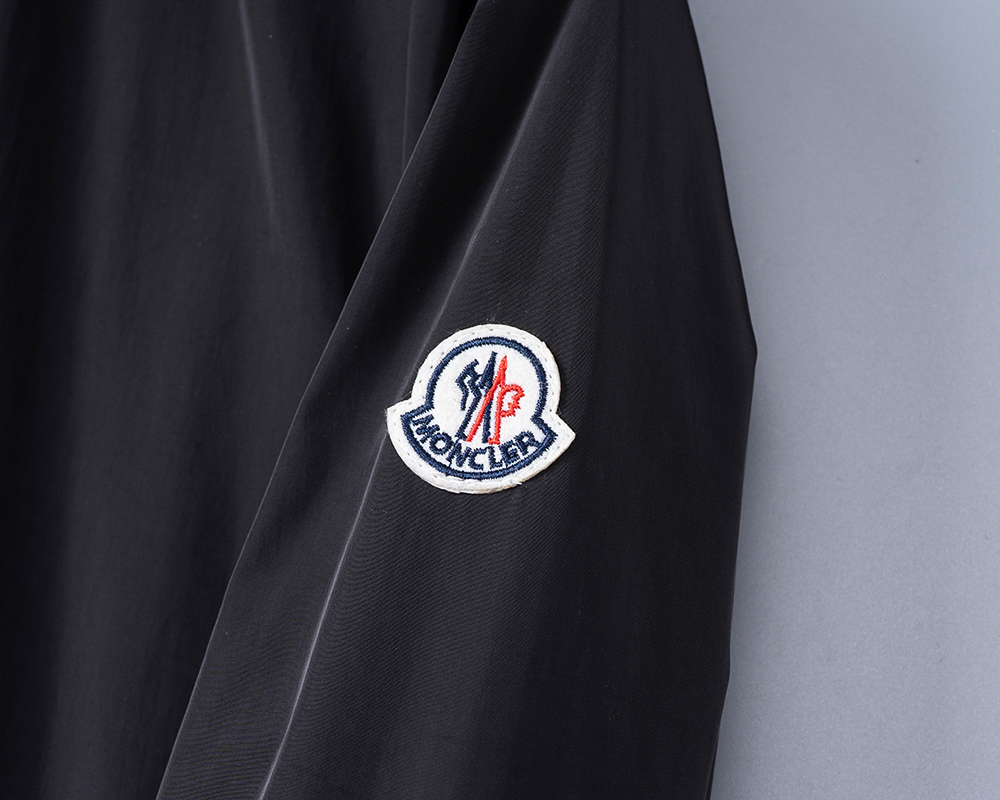 【MONCLER旗艦店】モンクレール ジャケット 、ご好評に付き再入荷！