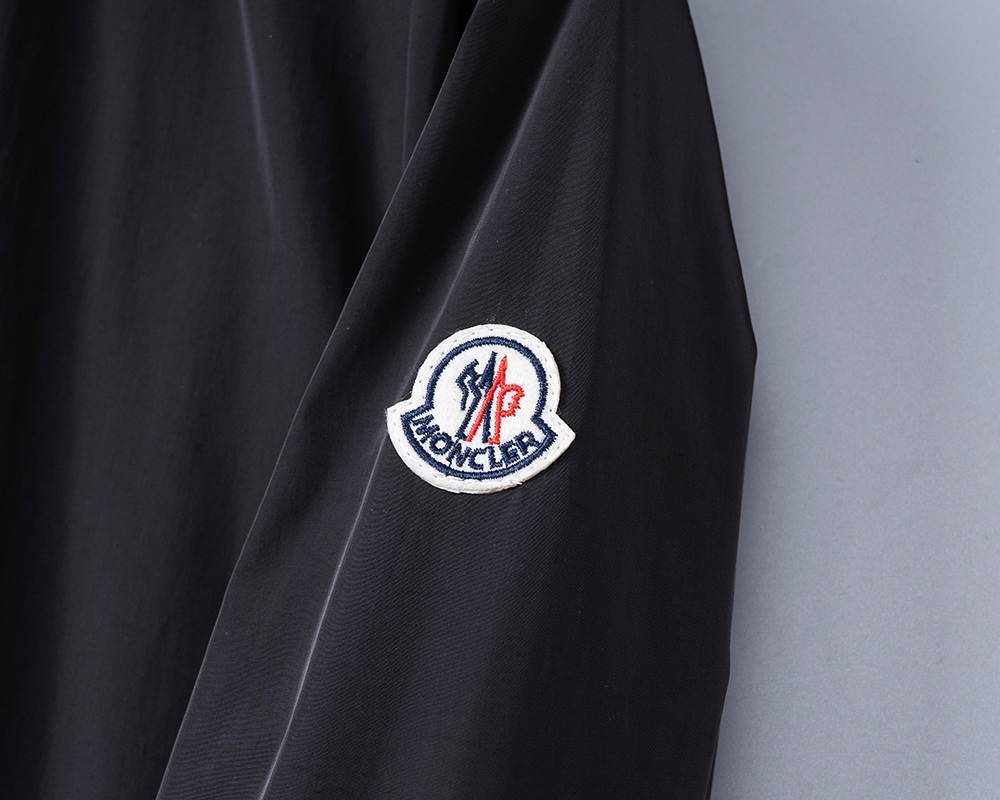 【MONCLER旗艦店】モンクレール ジャケット 、ご好評に付き再入荷！