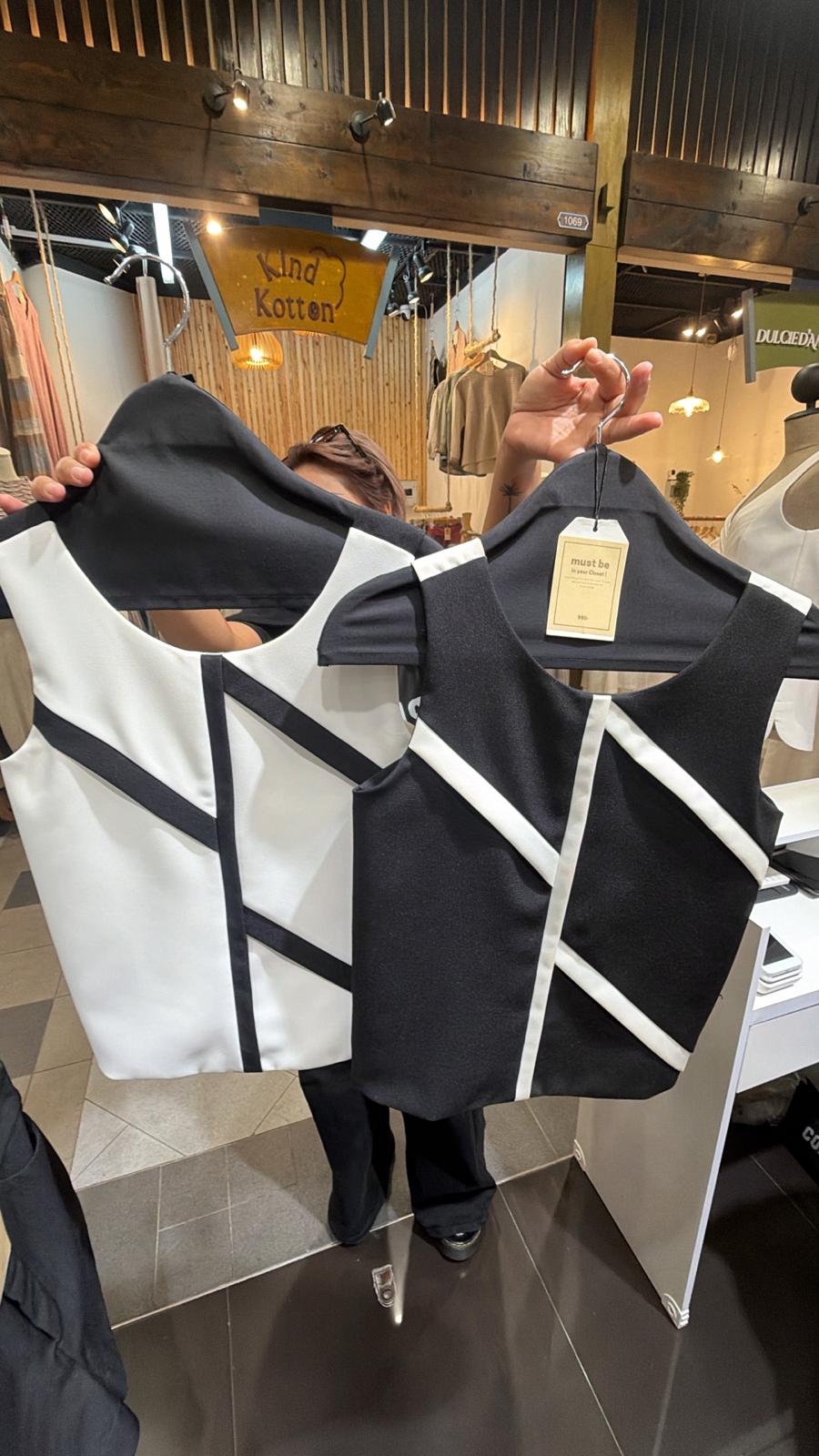 Must be in your closet - Back Slash Sleeveless Crop