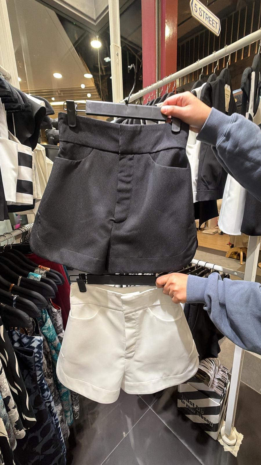 Must be in your closet - Shorts