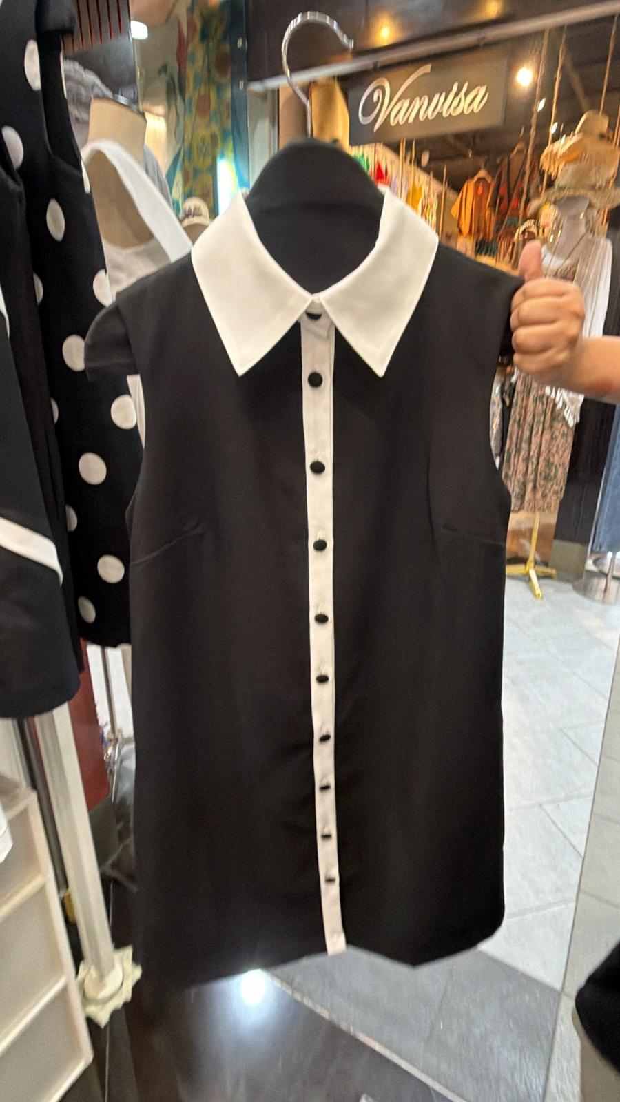 Must be in your closet - White Contrast Collar sleeveless top