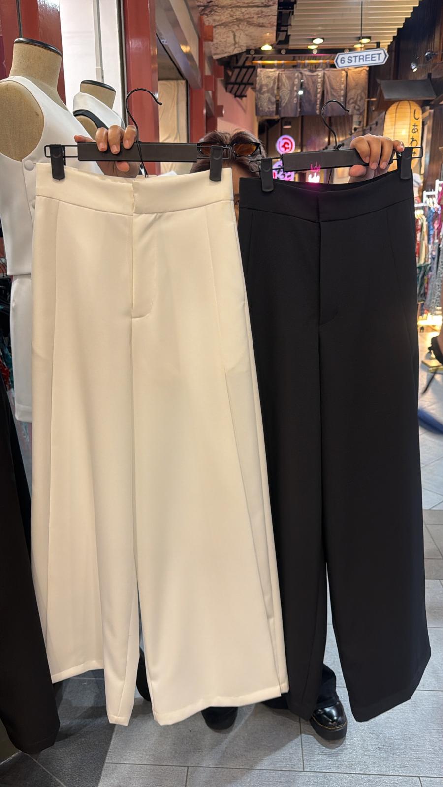 Must be in your closet - Basic Pants