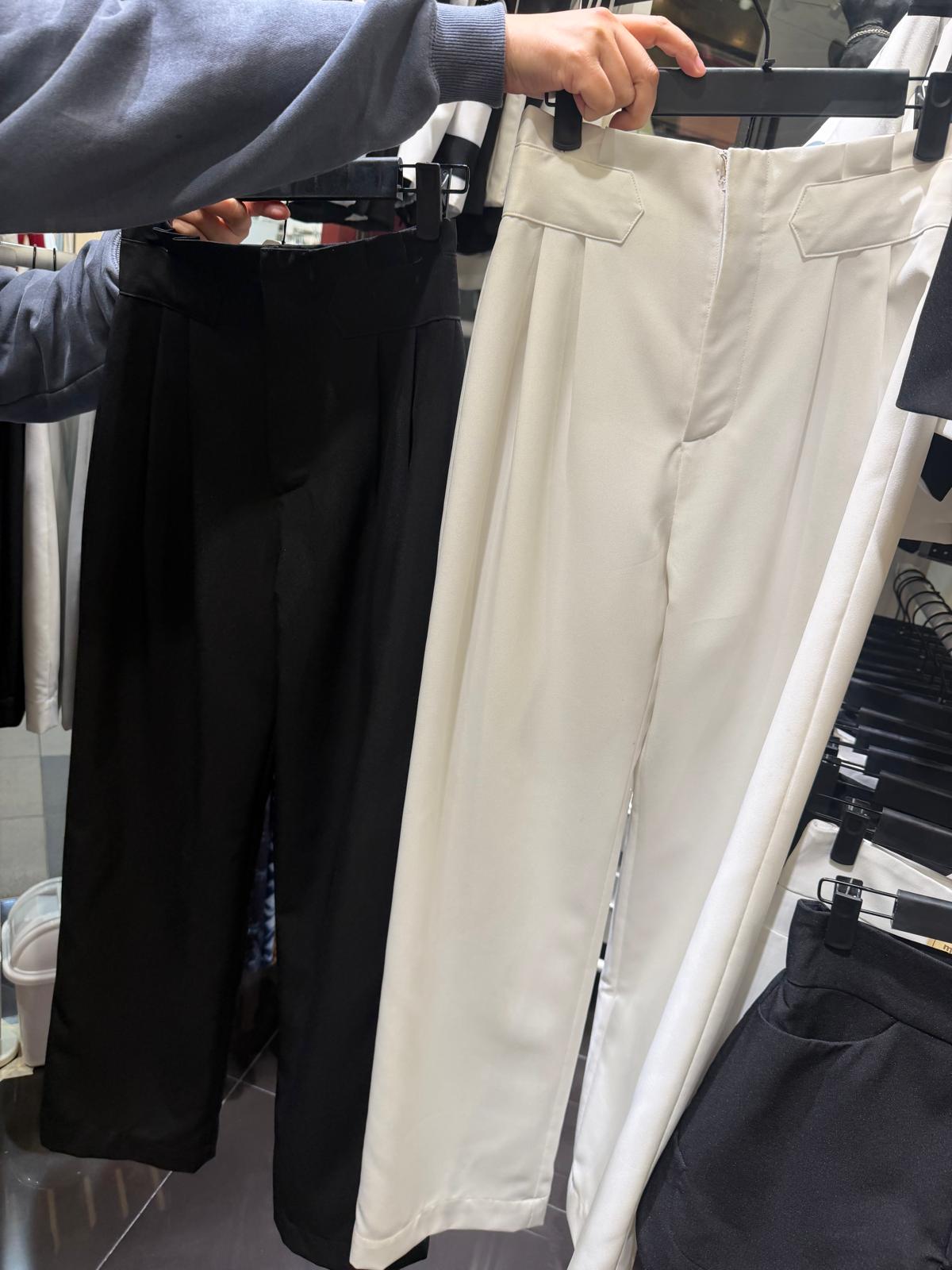Must be in your closet - Basic Pants with side waist