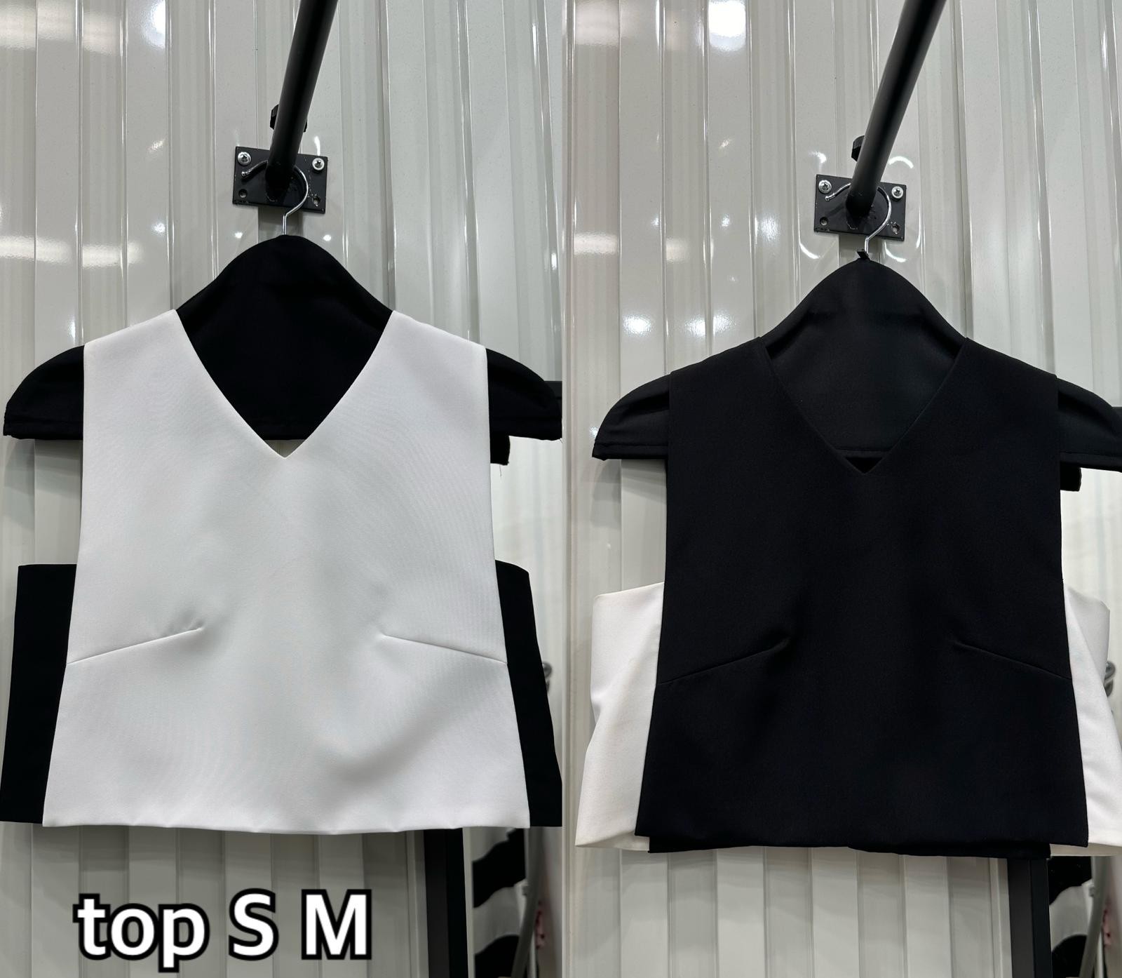 Must be in your closet - Bandeau Crop Top