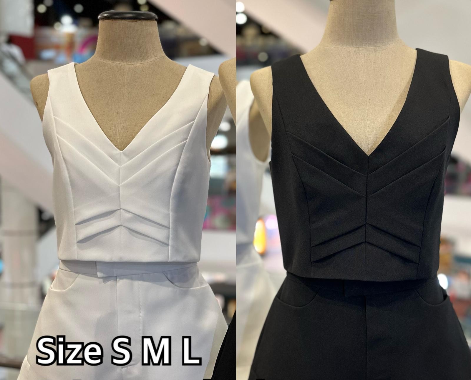 Must be in your closet - VV Crop Top