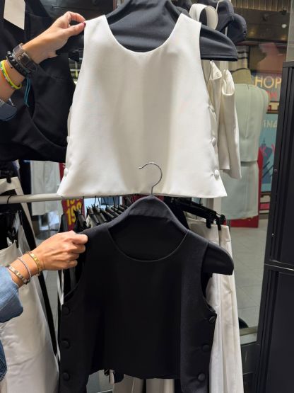 Must be in your closet - Side Button Crop Basic Top