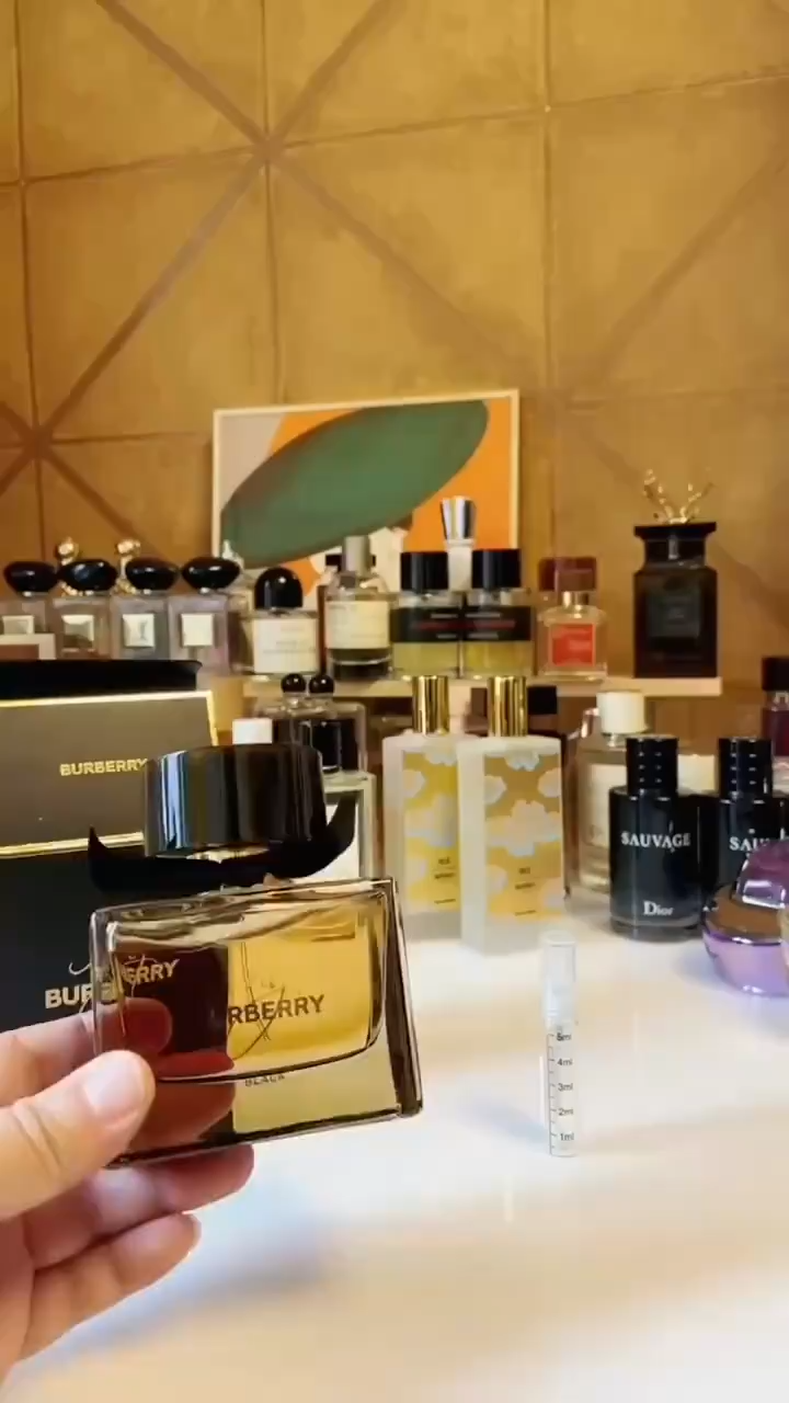 【ของแท้✓ติดทนนาน】 My Black Parfum 2ml / 5ml / 10ml น้ําหอมผู้หญิง น้ำหอมขายดี น้ำหอมพกพา พร้อมส่ง